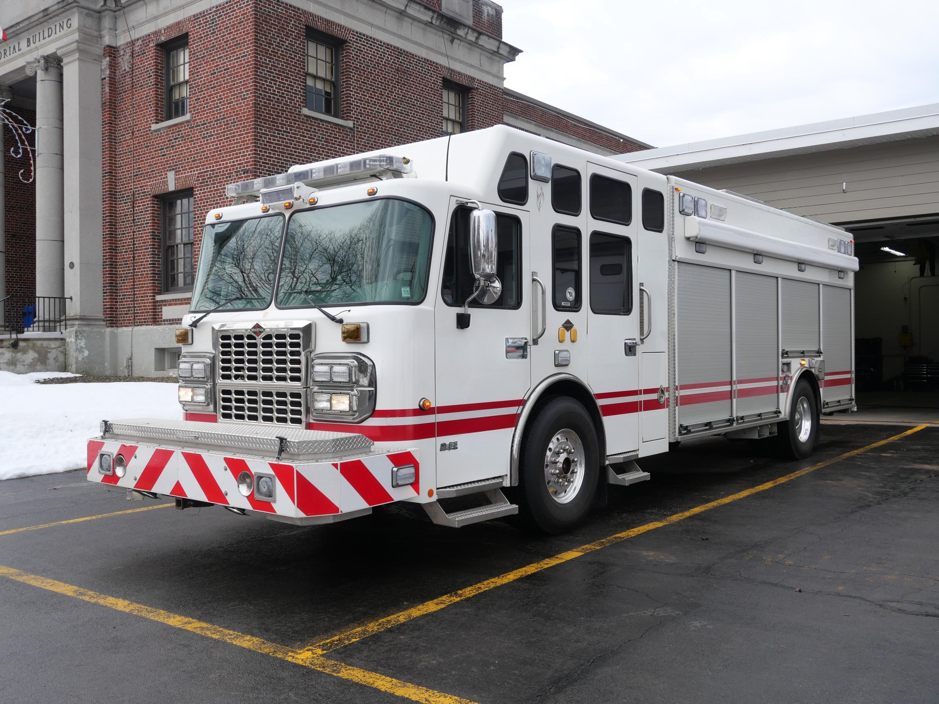2009 Rescue 1 Spartan Heavy Rescue - image 1