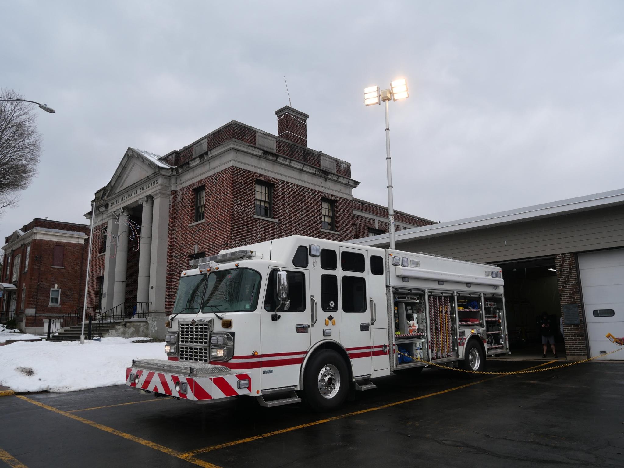 2009 Rescue 1 Spartan Heavy Rescue - image 4