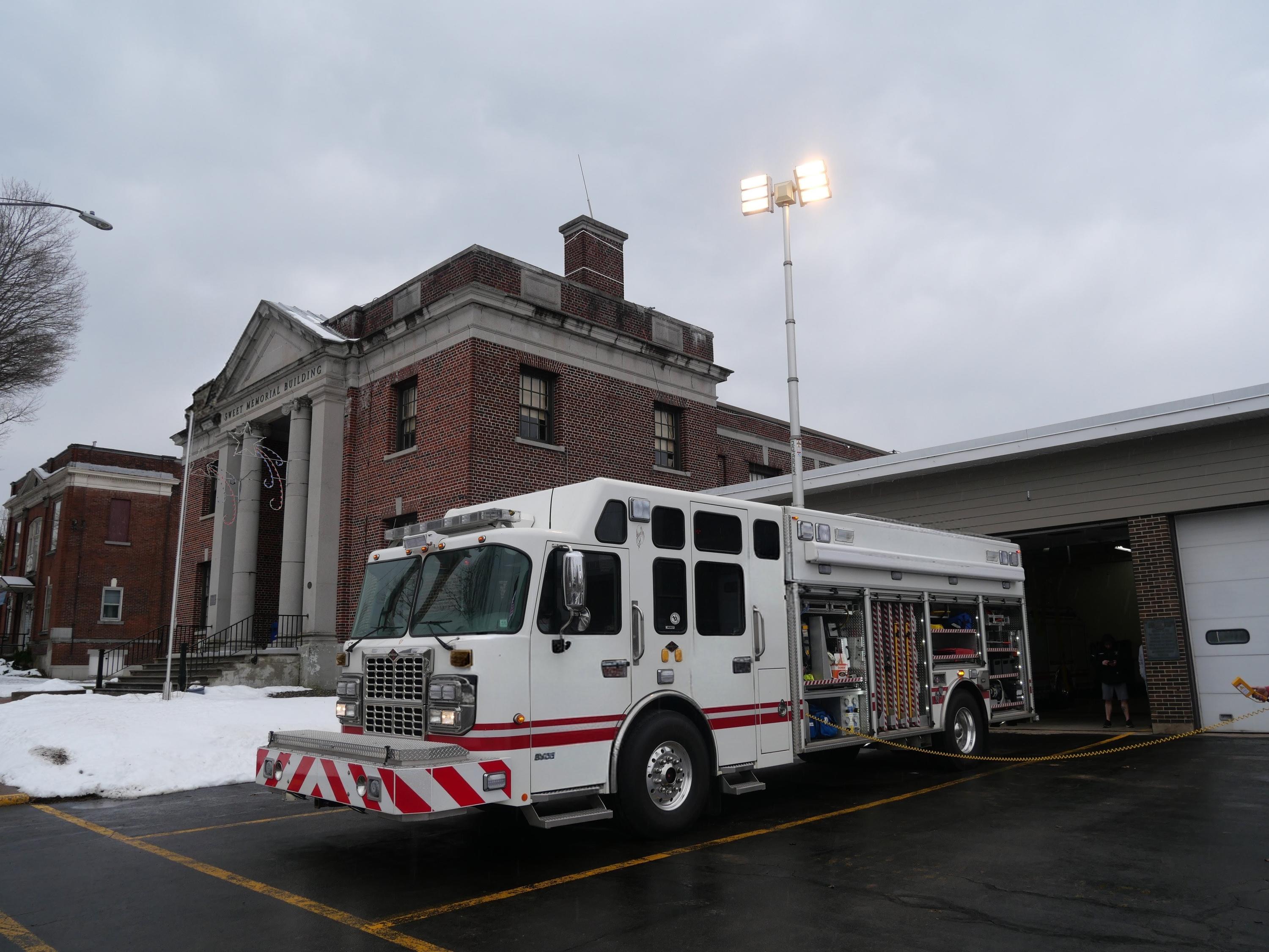 2009 Rescue 1 Spartan Heavy Rescue - image 4