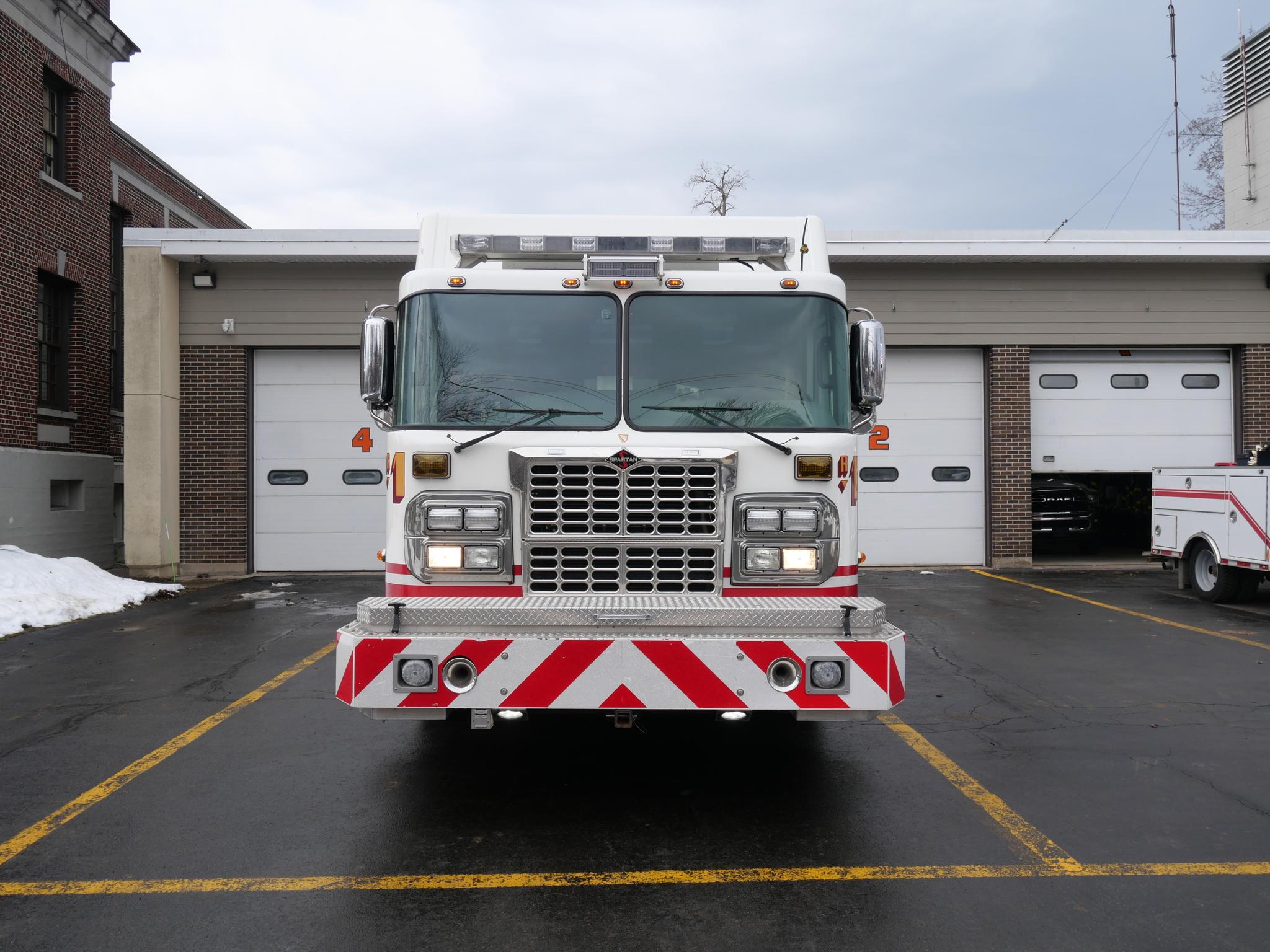 2009 Rescue 1 Spartan Heavy Rescue - image 2