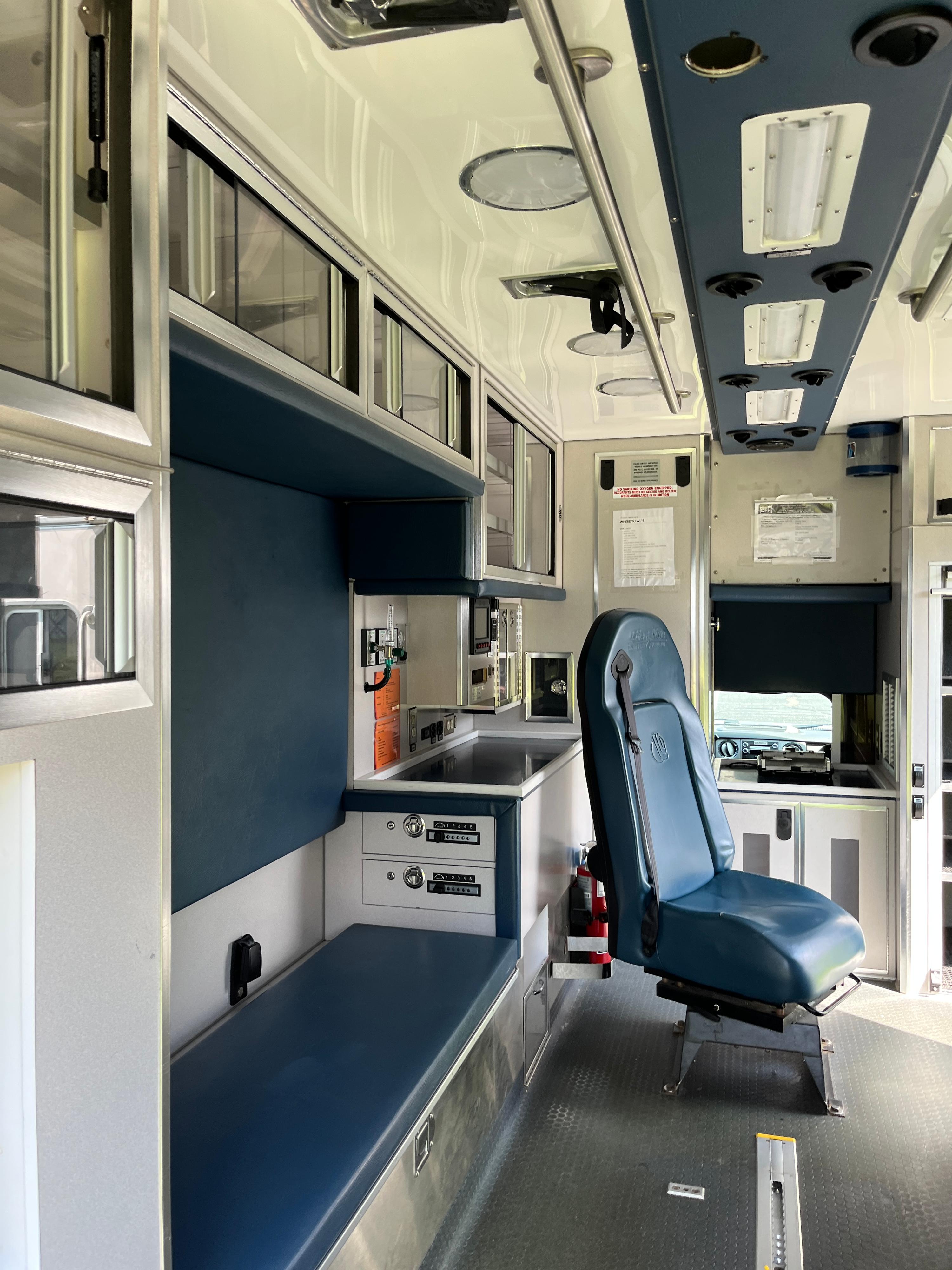 2015 Ford F550 4x4 Type I Ambulance - image 5