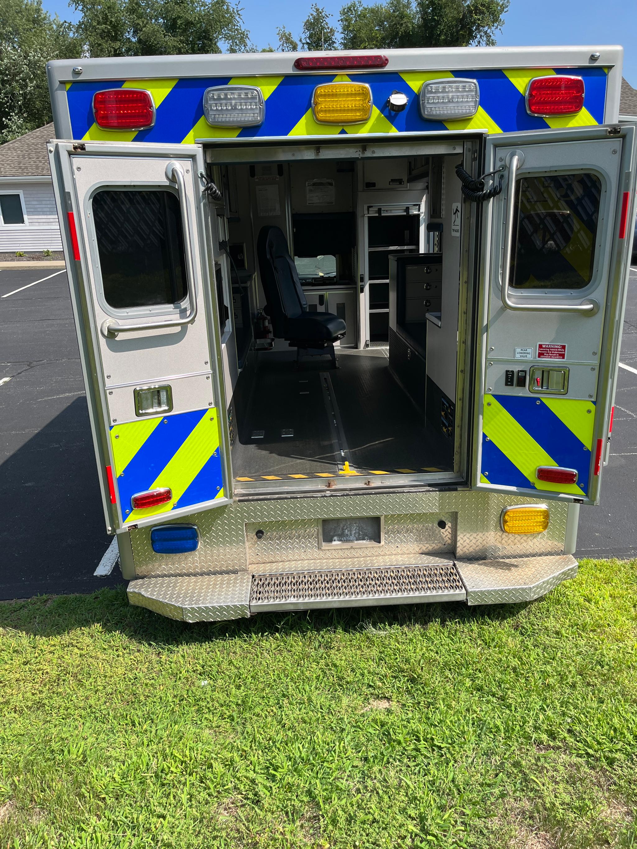 2015 Ford F550 4x4 Type I Ambulance - image 3