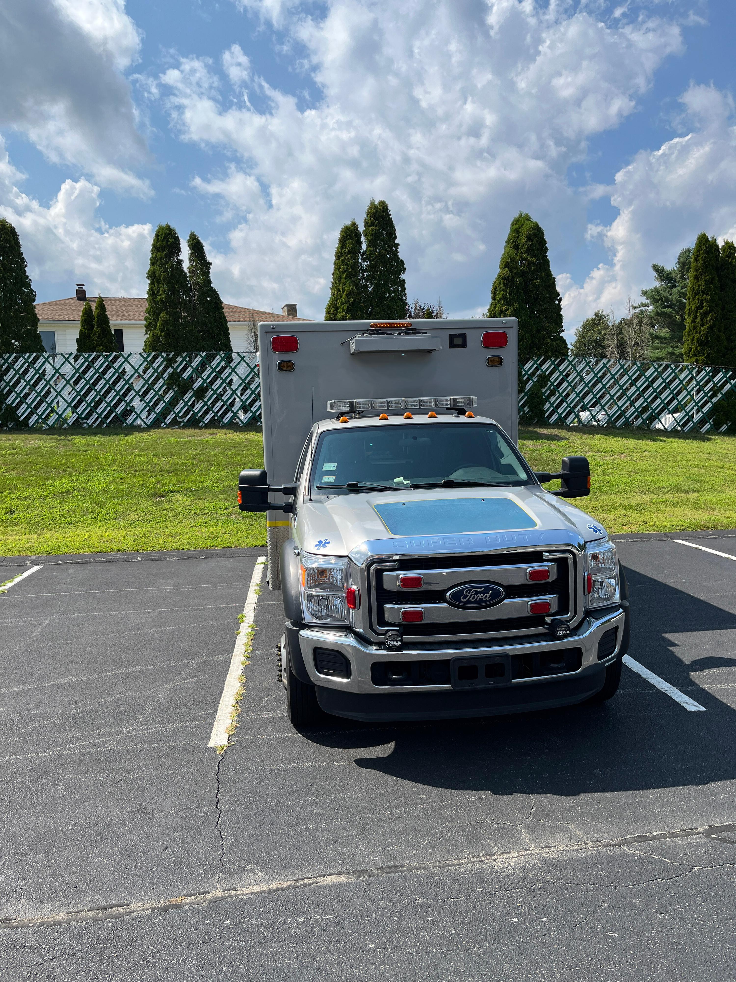 2015 Ford F550 4x4 Type I Ambulance - image 1
