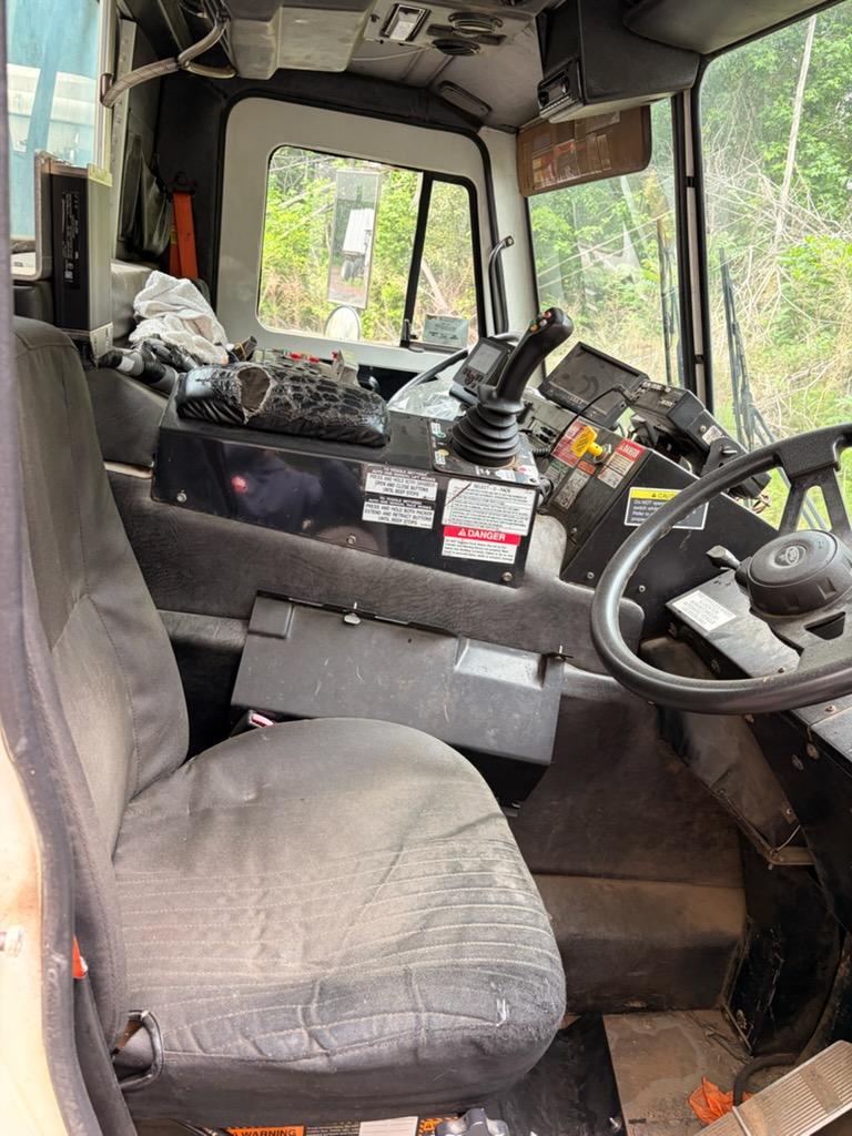 2011 Mack Heil Side Loader - image 6