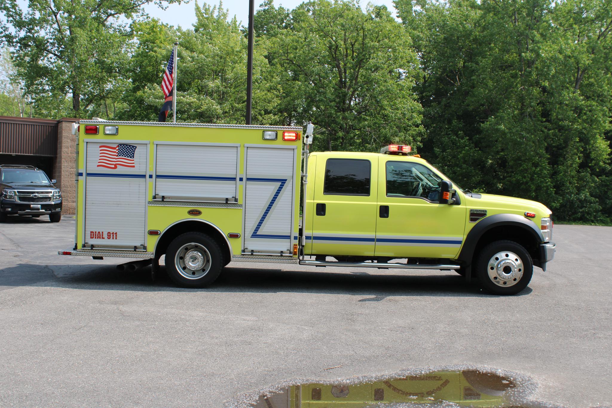 2009 KME Ford 4x4 Light Rescue - image 2
