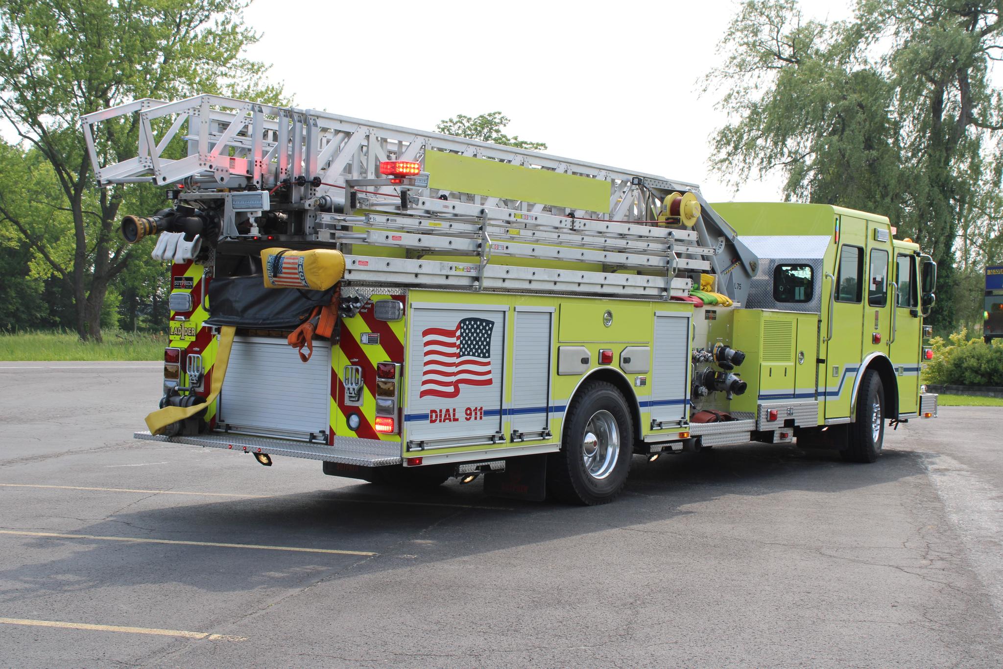 2015 Sutphen SL75 75' Quint - image 5