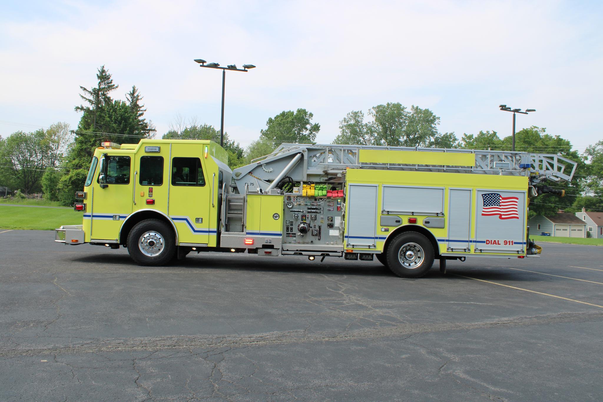 2015 Sutphen SL75 75' Quint - image 4