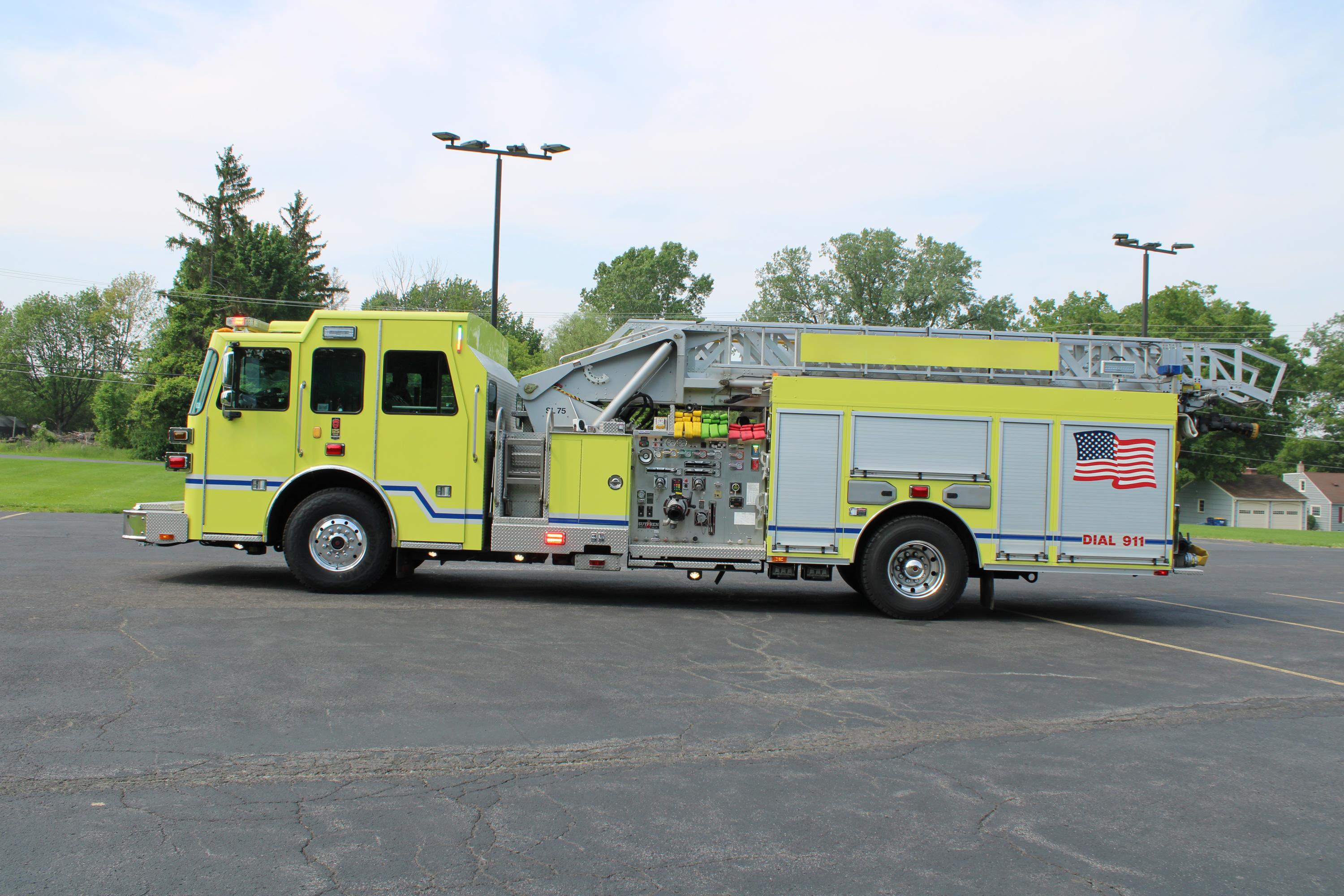 2015 Sutphen SL75 75' Quint - image 4