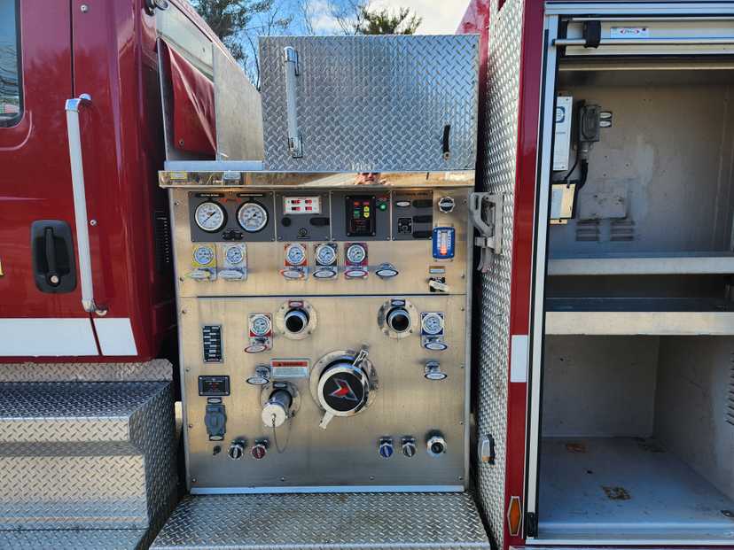2005 Pierce International Pumper — photo 6