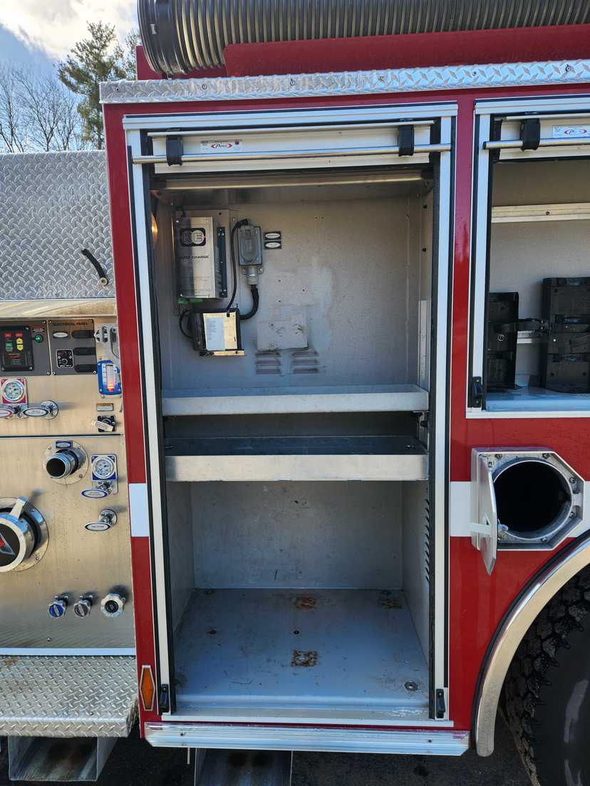 2005 Pierce International Pumper — photo 7