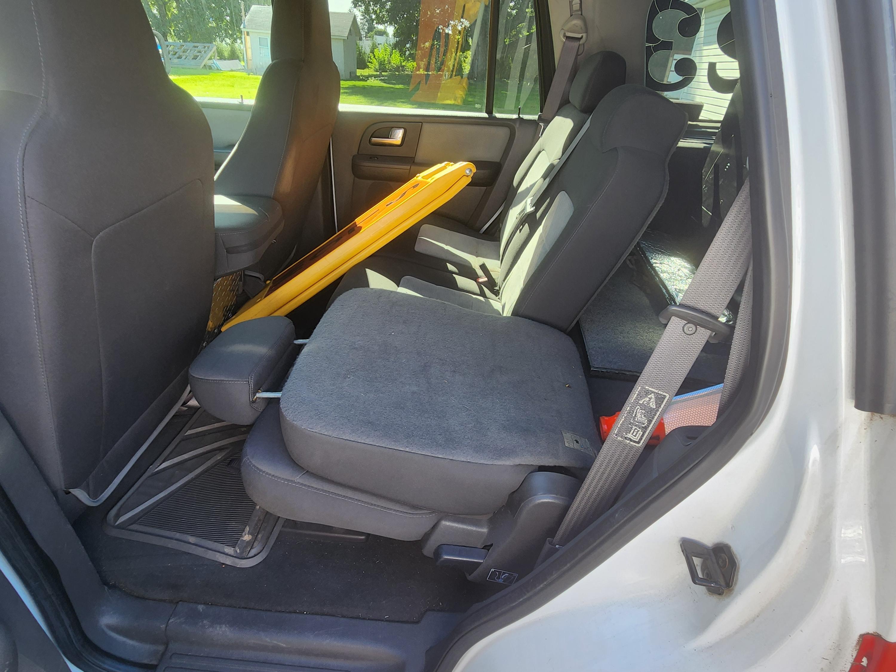 2003 Ford Expedition 4x4 Command Unit - image 11