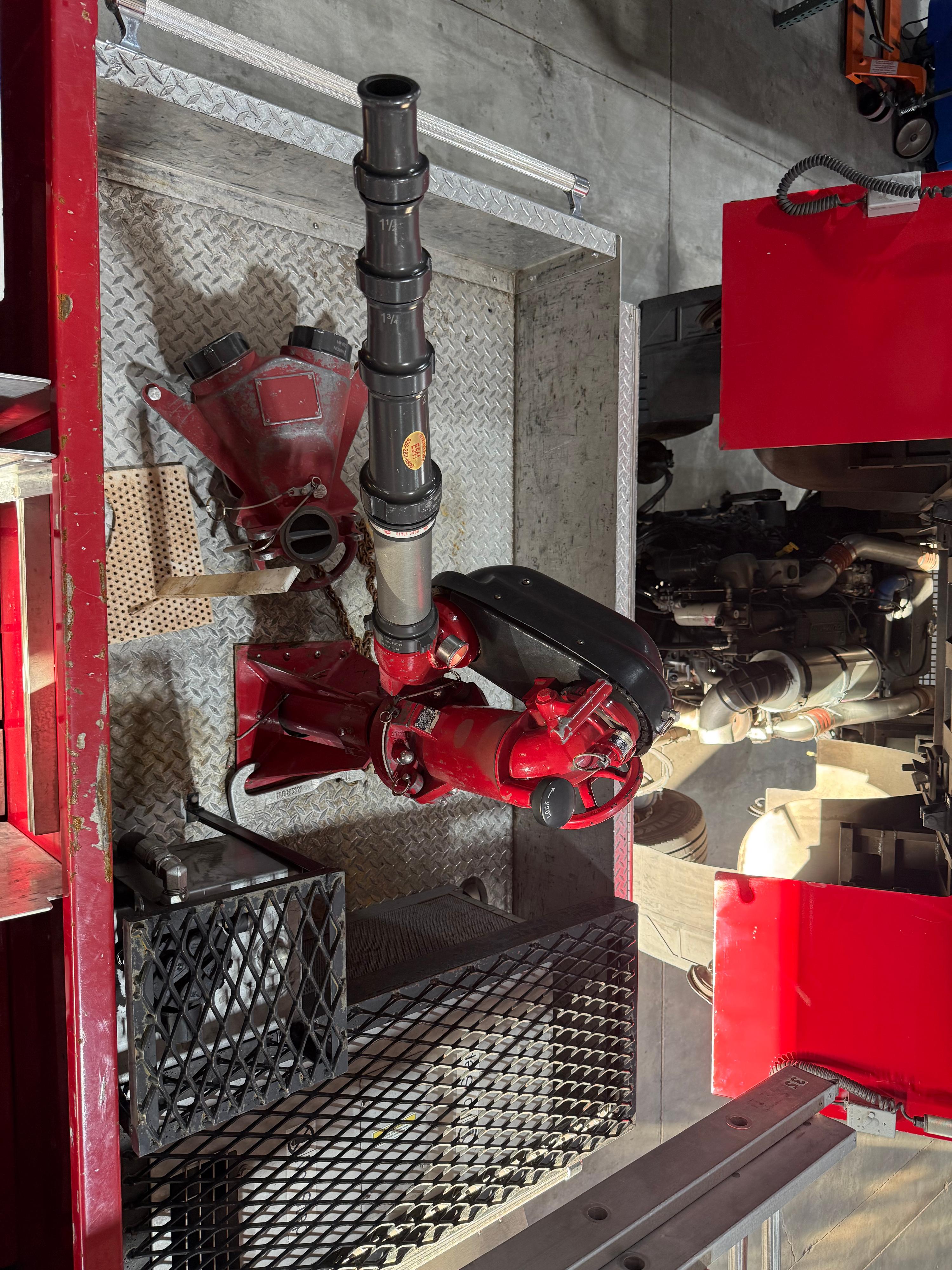 2001 KME Panther Pumper - image 45