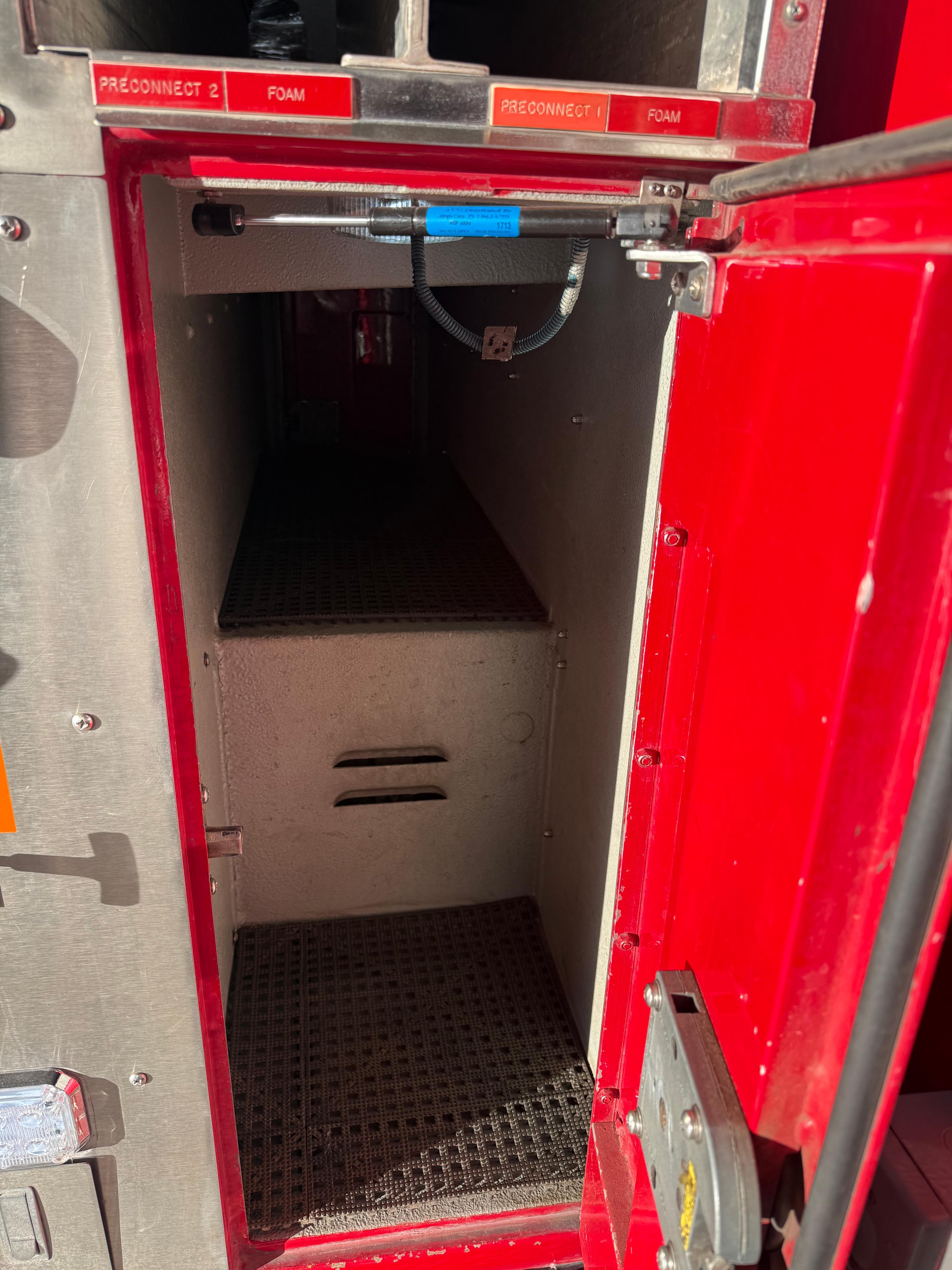 2001 KME Panther Pumper - image 60