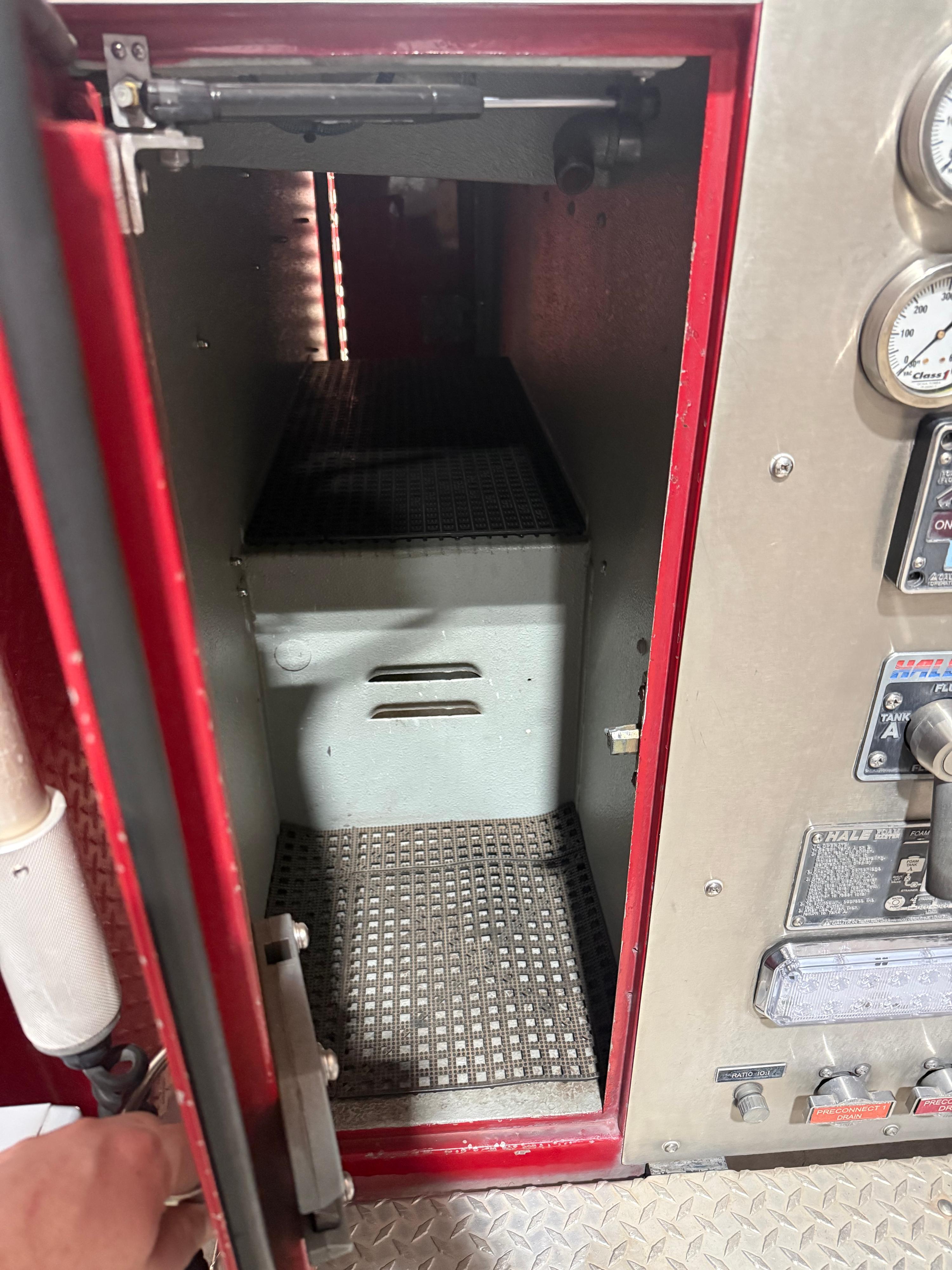 2001 KME Panther Pumper - image 74