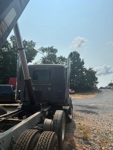 2019 Kenworth T680 Dump Truck - image 7