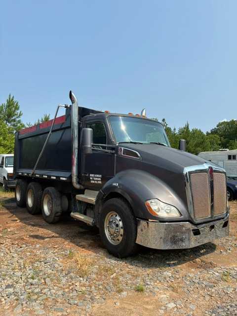 2019 Kenworth T680 Dump Truck
