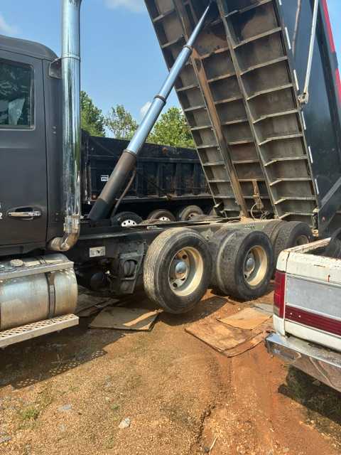 2019 Kenworth T680 Dump Truck — photo 6