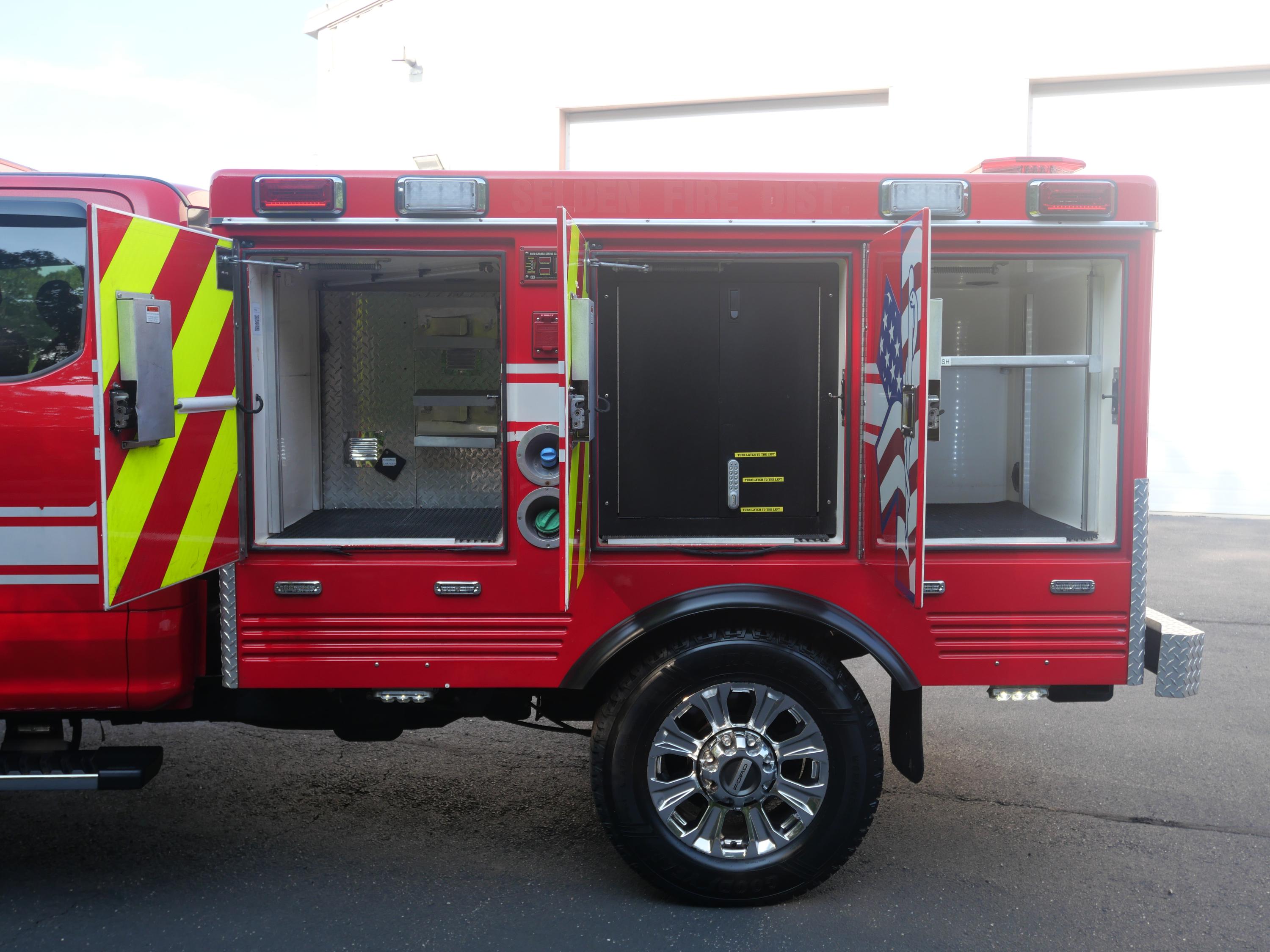 2019 Ford F350 4x4 Light Rescue - image 9