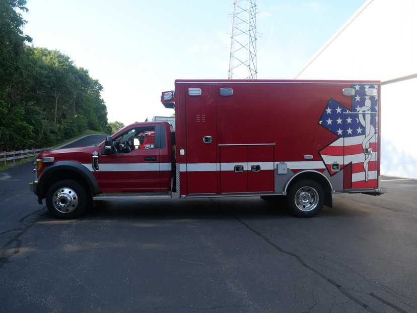 2017 Road Rescue Ford 4x4 Type I Ambulance — photo 5