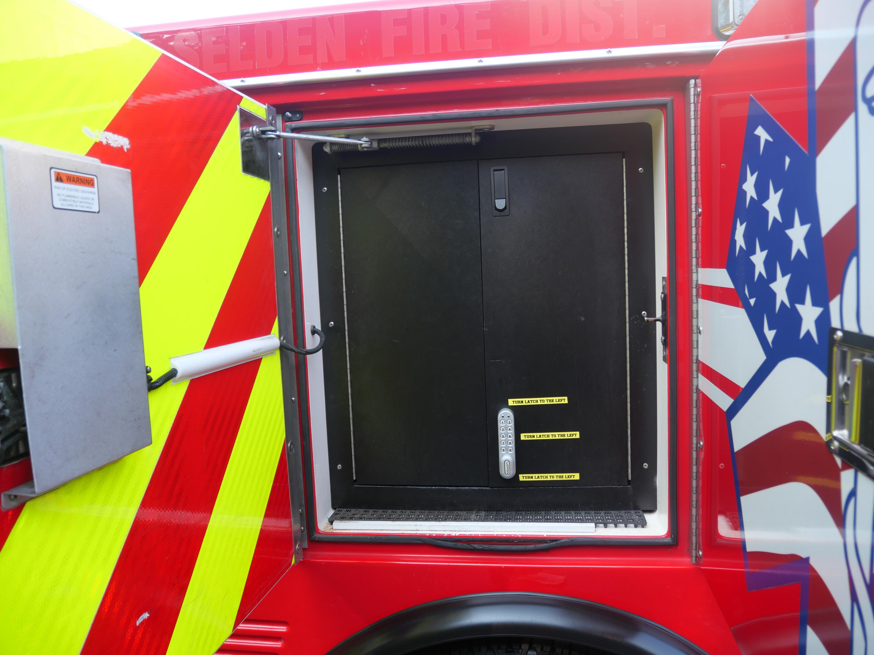 2019 Ford F350 4x4 Light Rescue - image 11