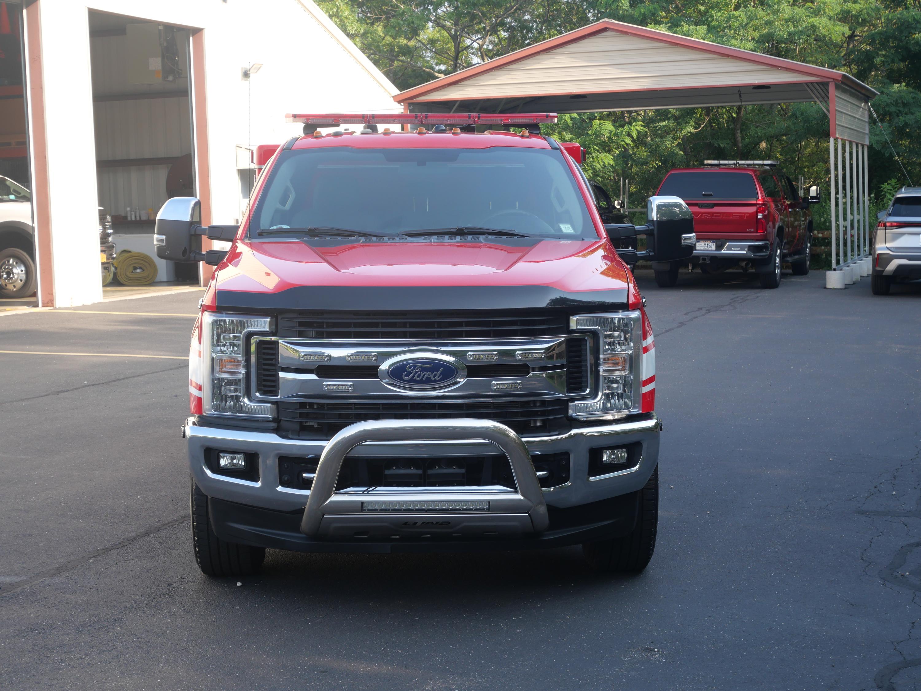 2019 Ford F350 4x4 Light Rescue - image 3