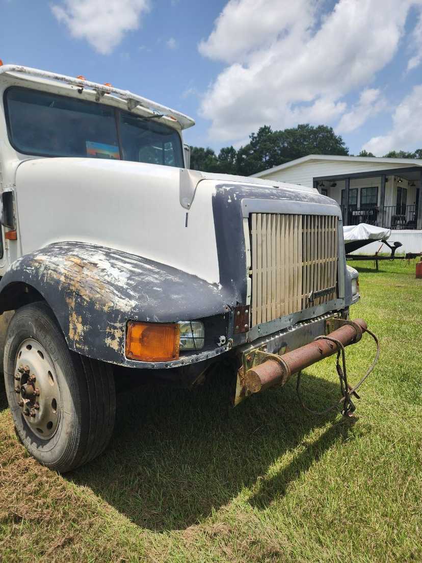 1992 International 9400 Dump Truck (Rebuilt Cummins Engine)