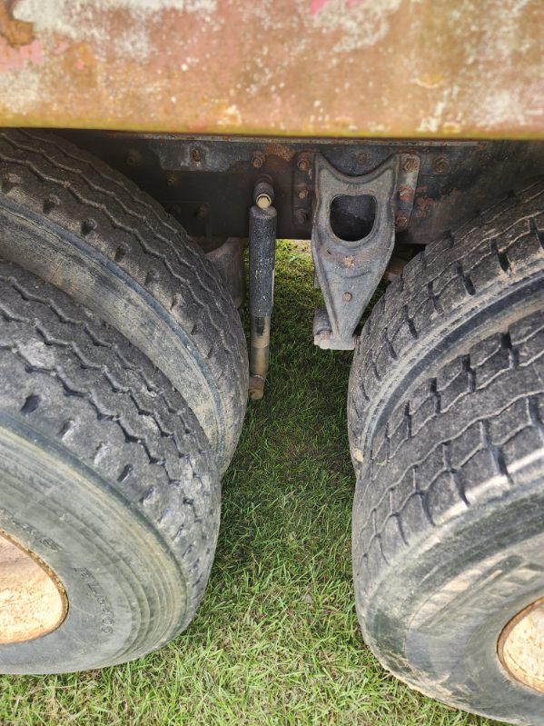 1992 International 9400 Dump Truck (Rebuilt Cummins Engine) - image 15