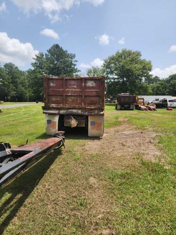 1992 International 9400 Dump Truck (Rebuilt Cummins Engine) — photo 8