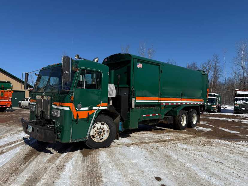 2008 Peterbilt Labrie Side Loader — photo 3