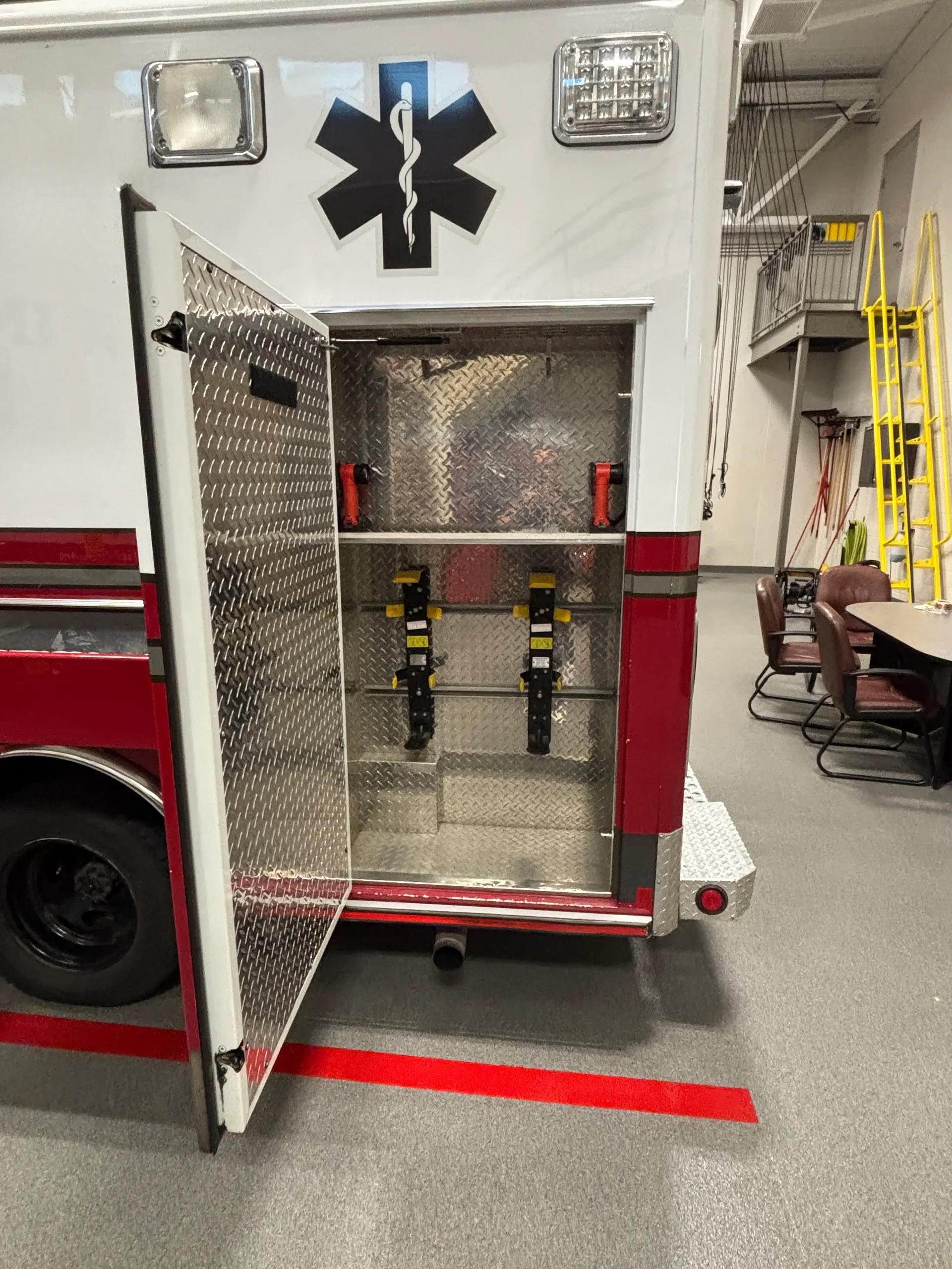 2009 Wheeled Coach Ford Type III Ambulance - image 16