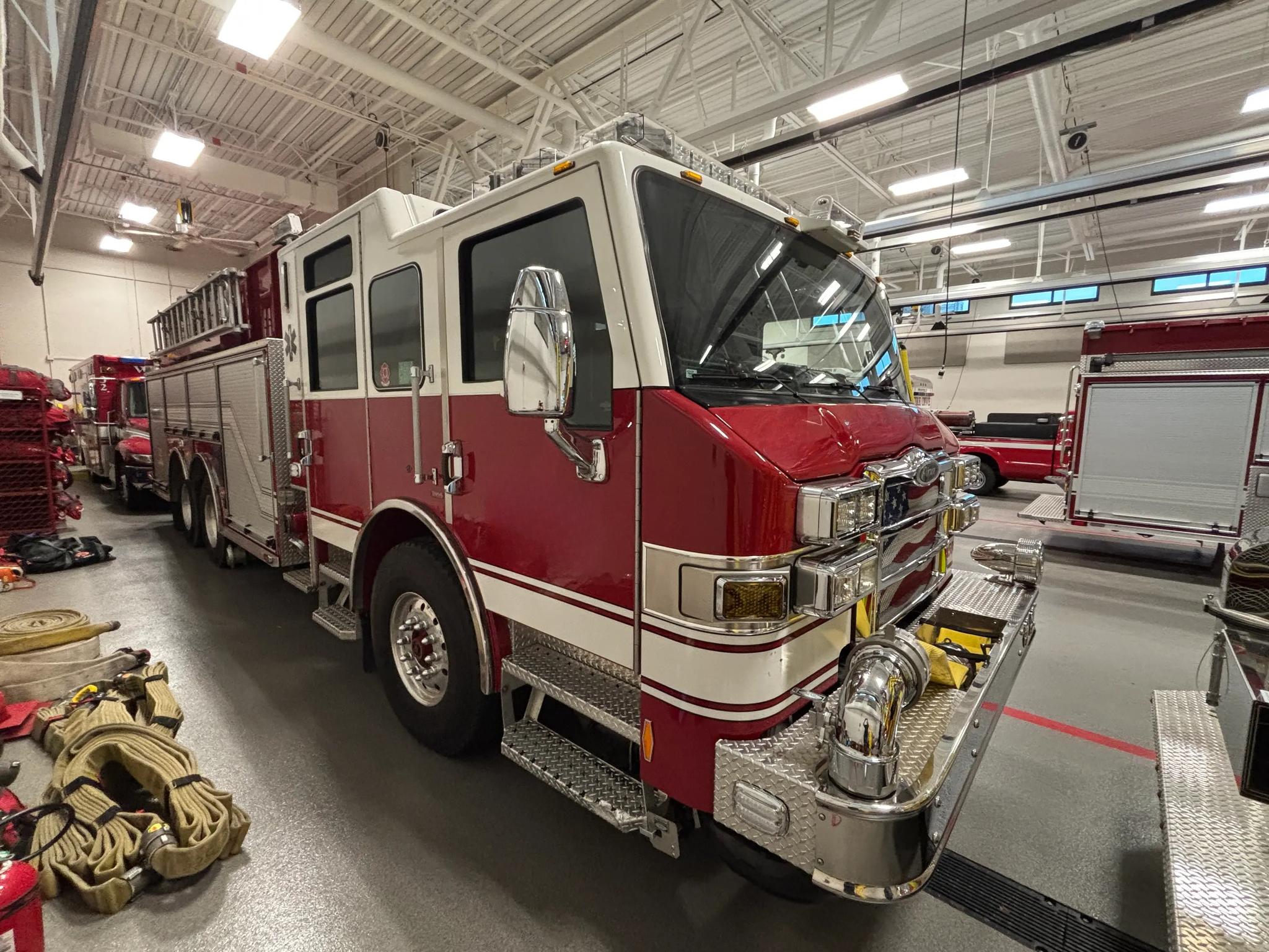 2010 Pierce Impel Pumper Tanker - image 5