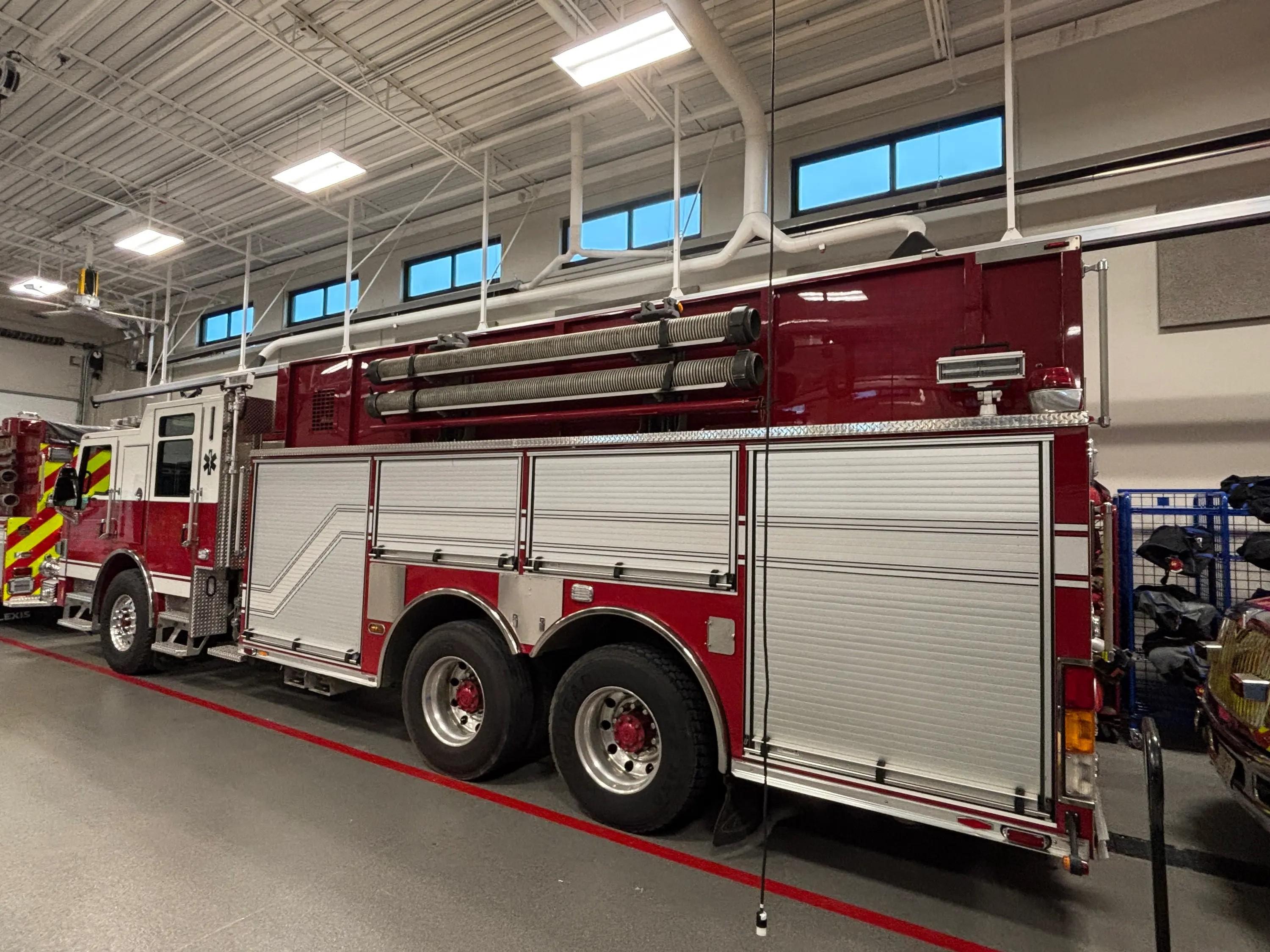 2010 Pierce Impel Pumper Tanker - image 2