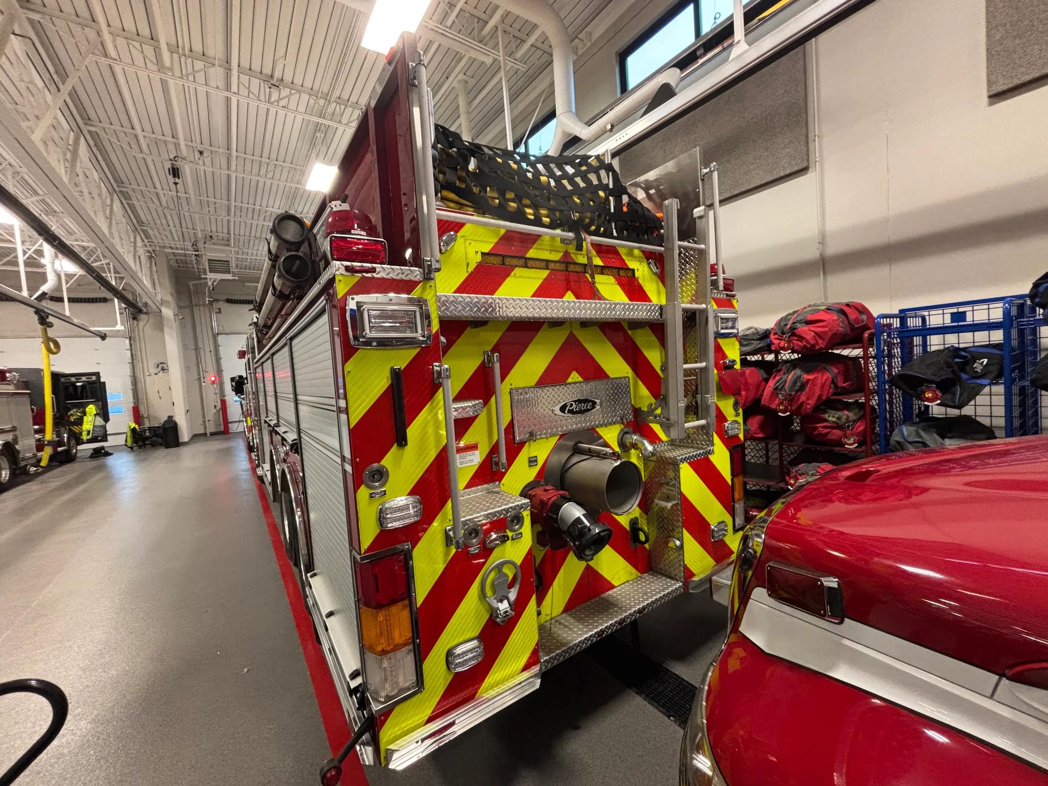 2010 Pierce Impel Pumper Tanker - image 3