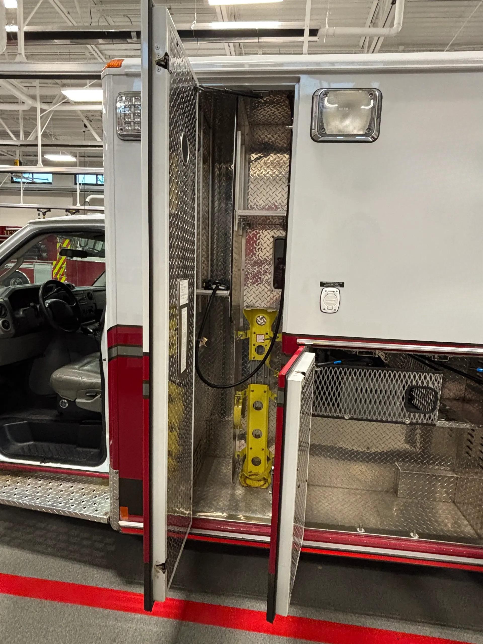 2009 Wheeled Coach Ford Type III Ambulance - image 13