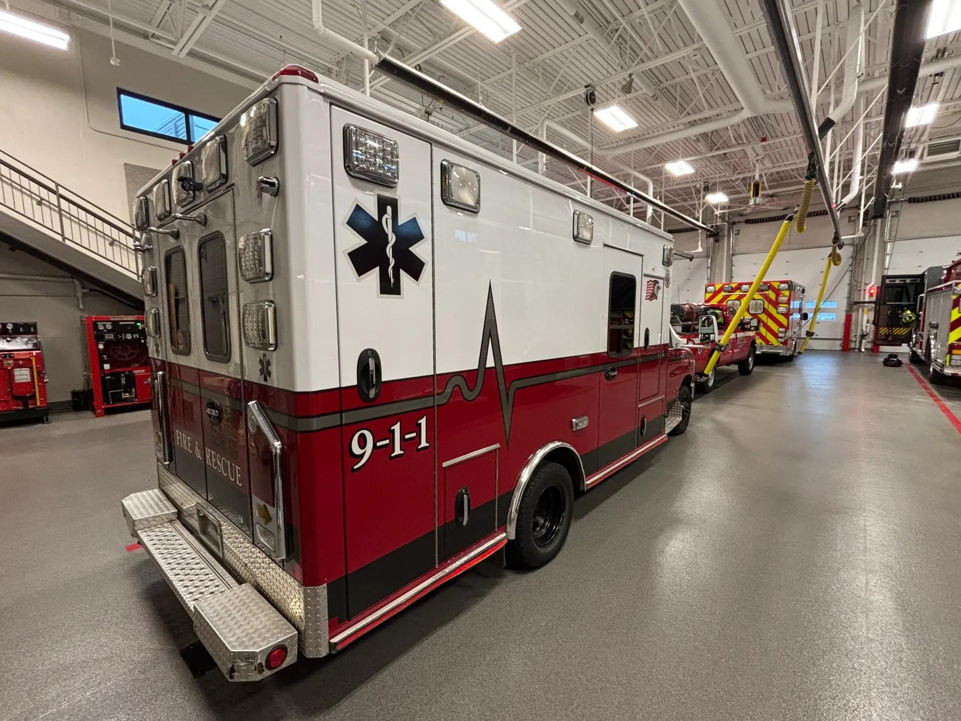 2009 Wheeled Coach Ford Type III Ambulance - image 4