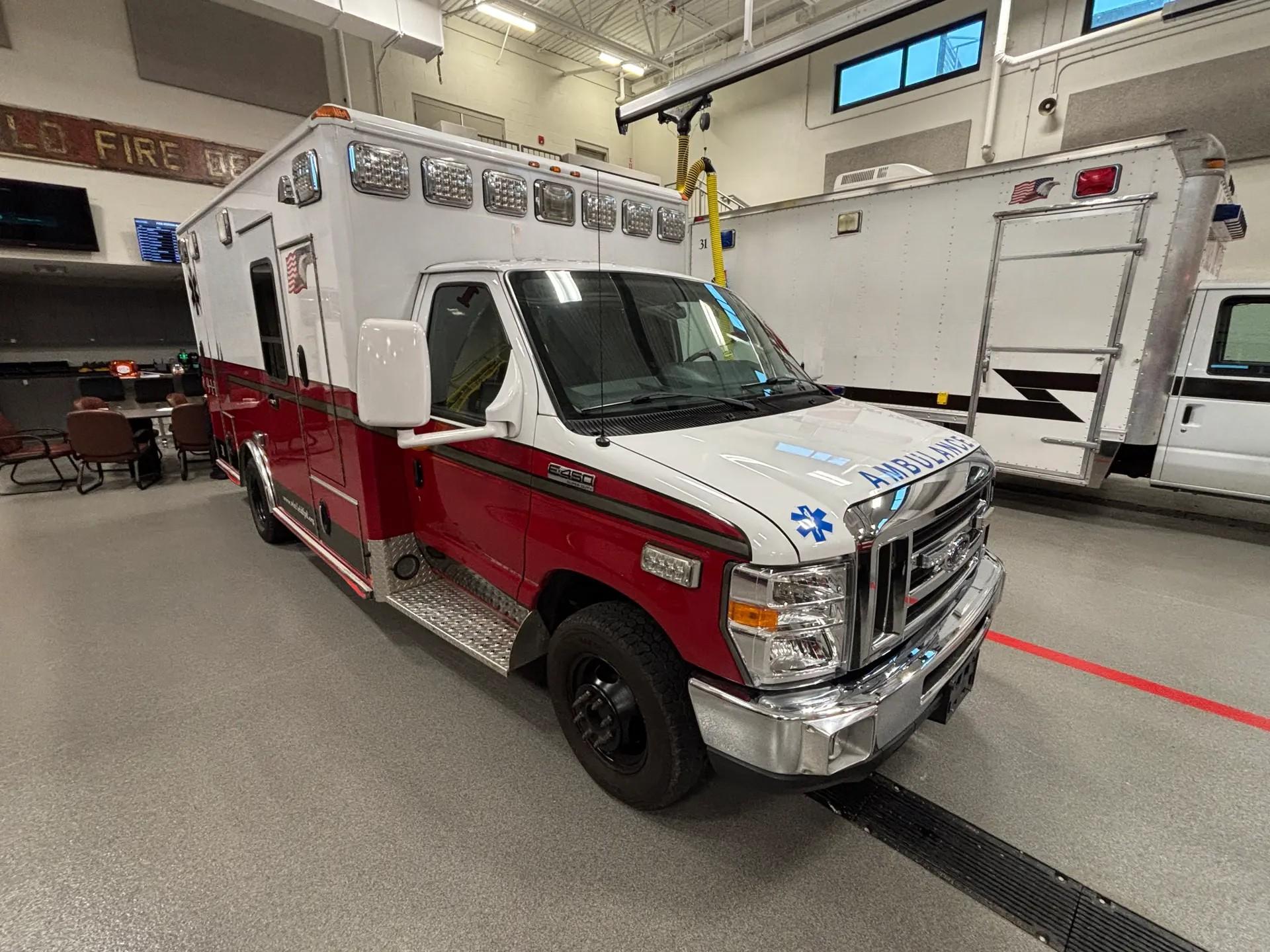2009 Wheeled Coach Ford Type III Ambulance - image 5