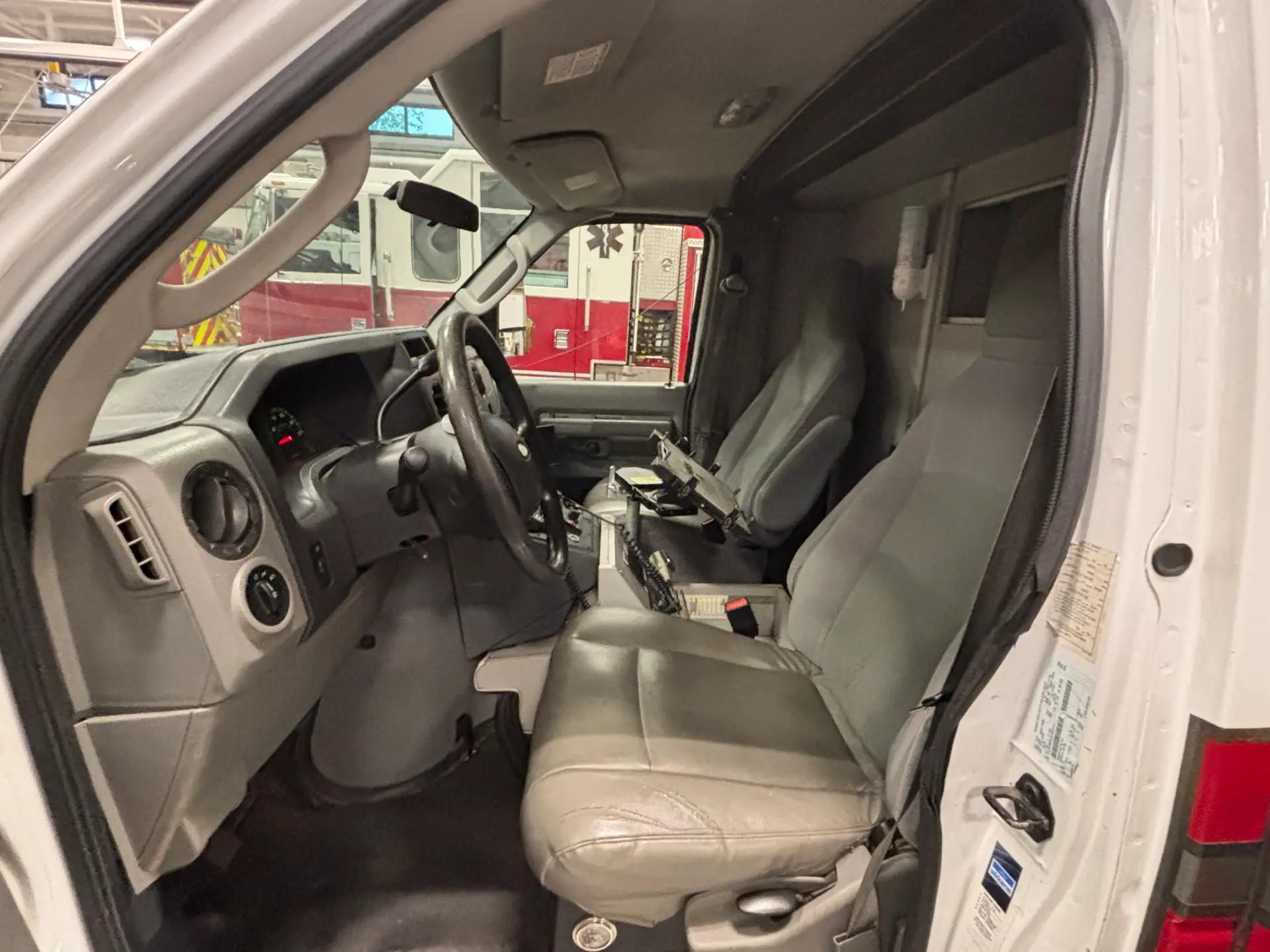 2009 Wheeled Coach Ford Type III Ambulance - image 8