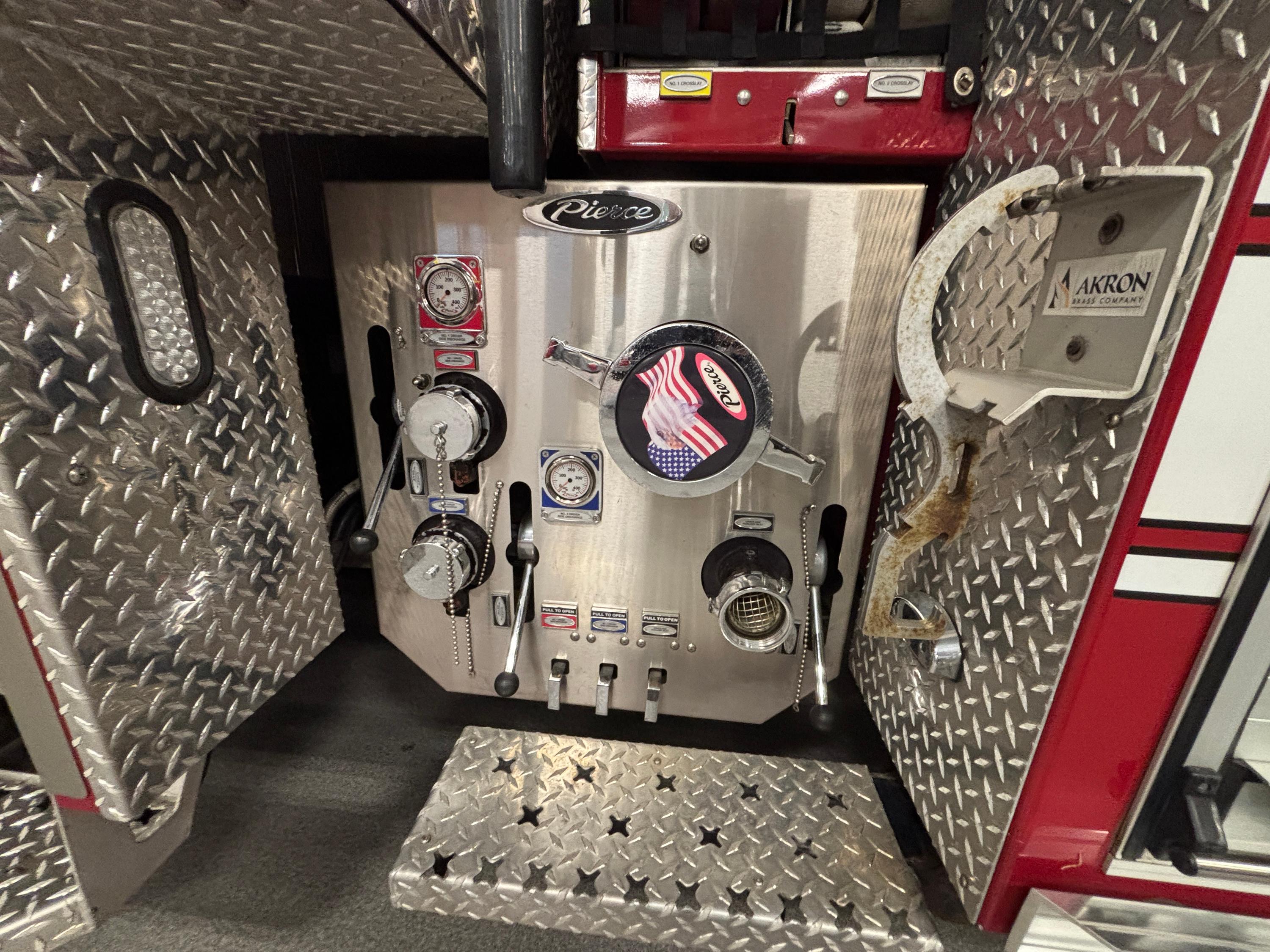 2010 Pierce Impel Pumper Tanker - image 17