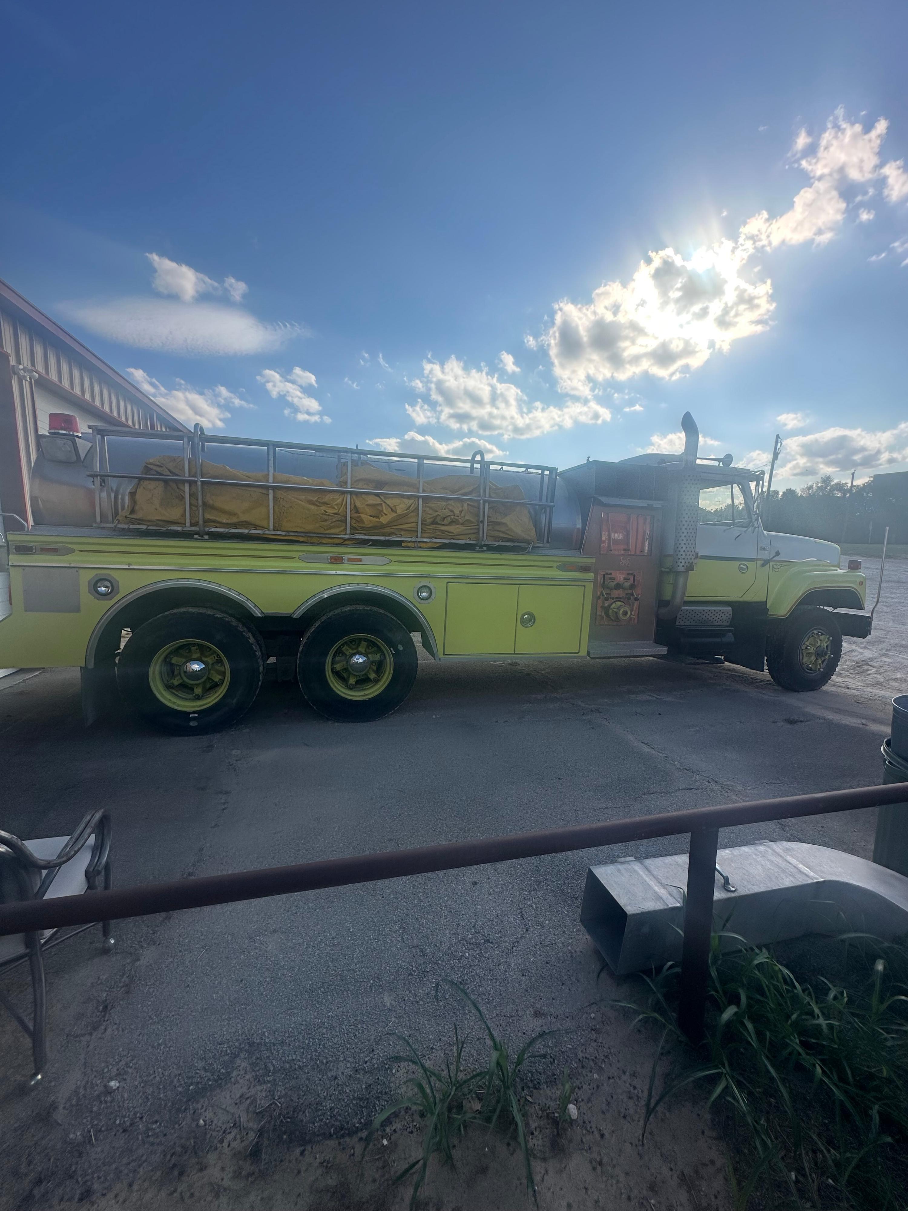 1988 S&S Fire Apparatus International Tanker - image 3