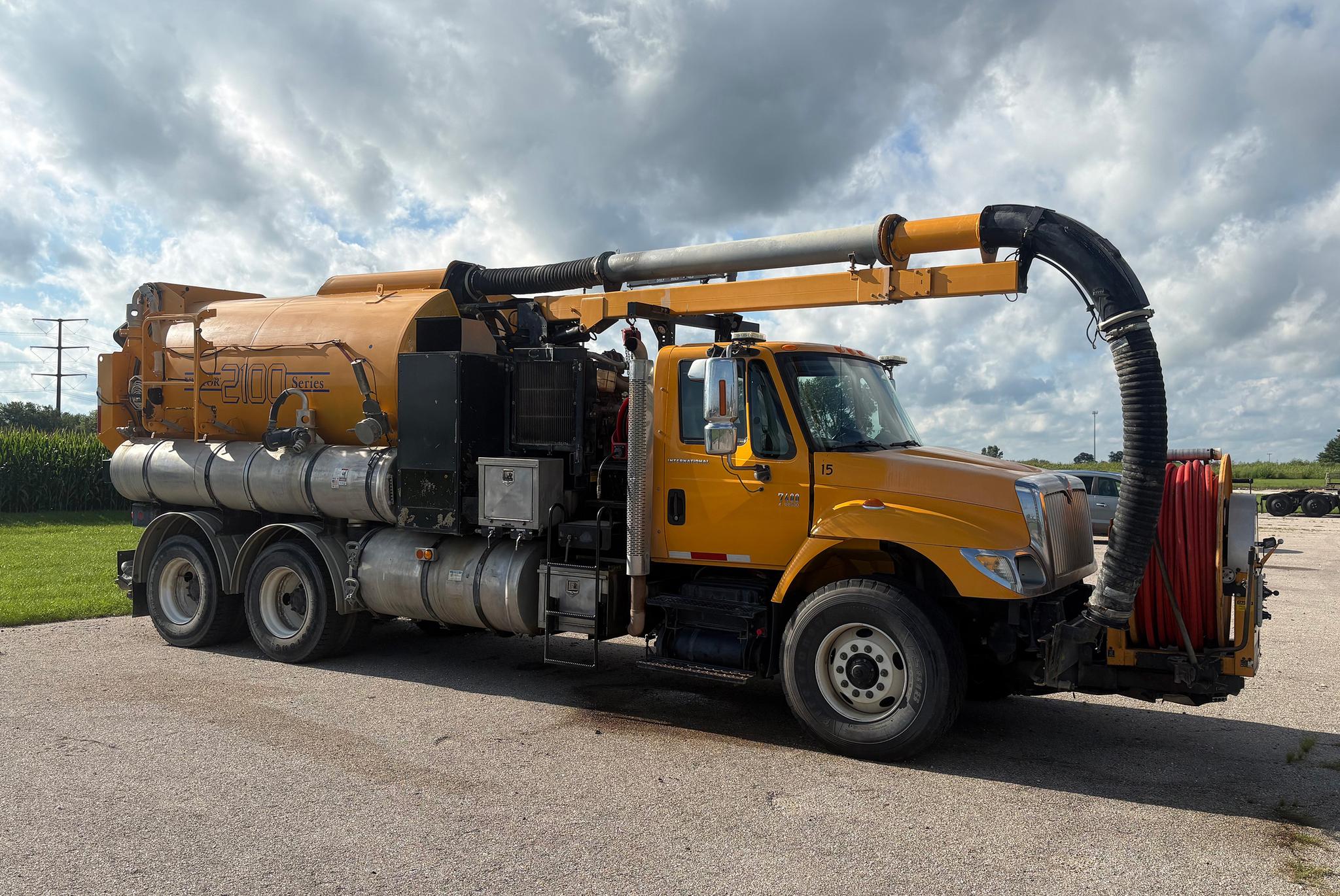 2007 International Vactor Combination - image 1