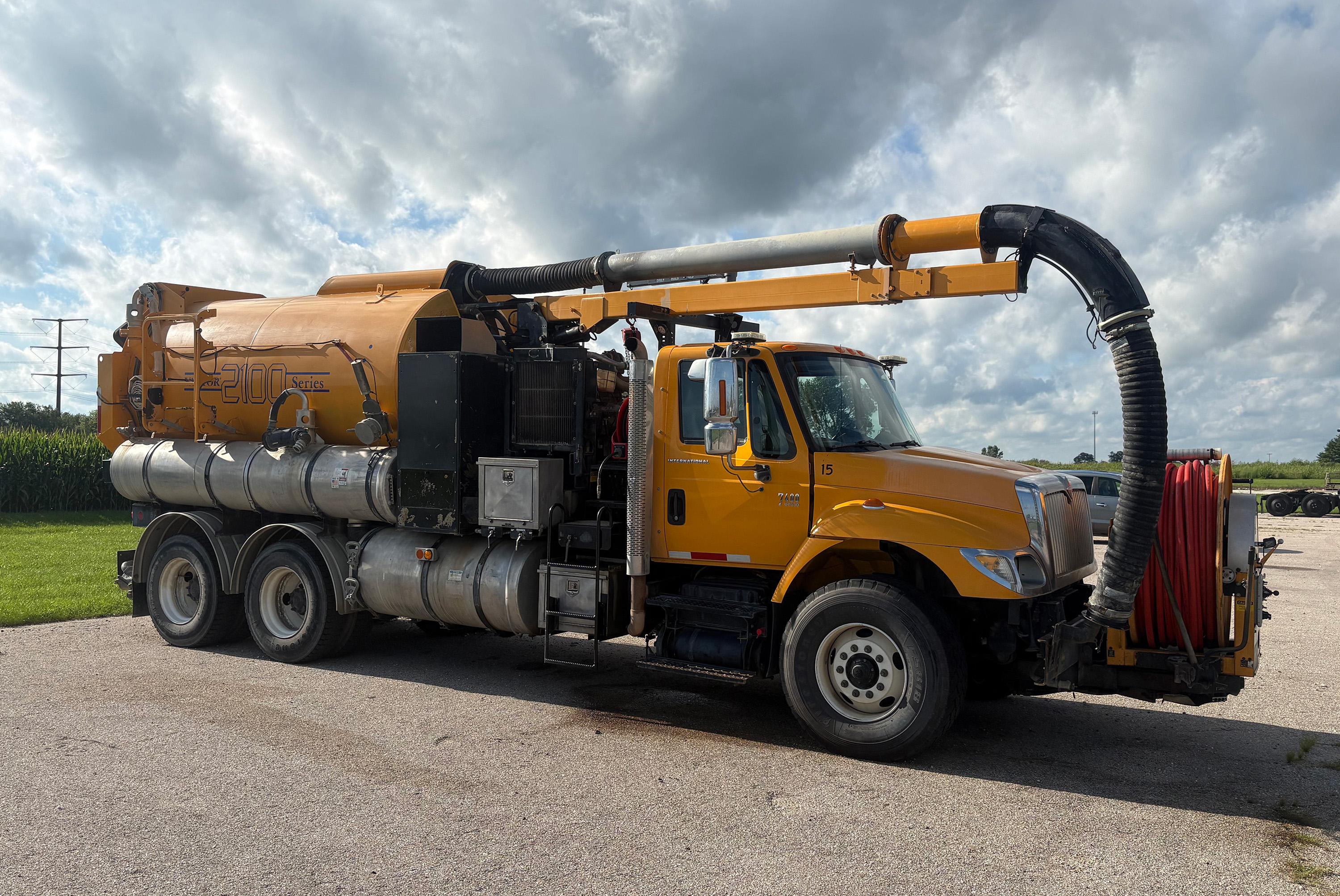 2007 International Vactor Combination - image 1