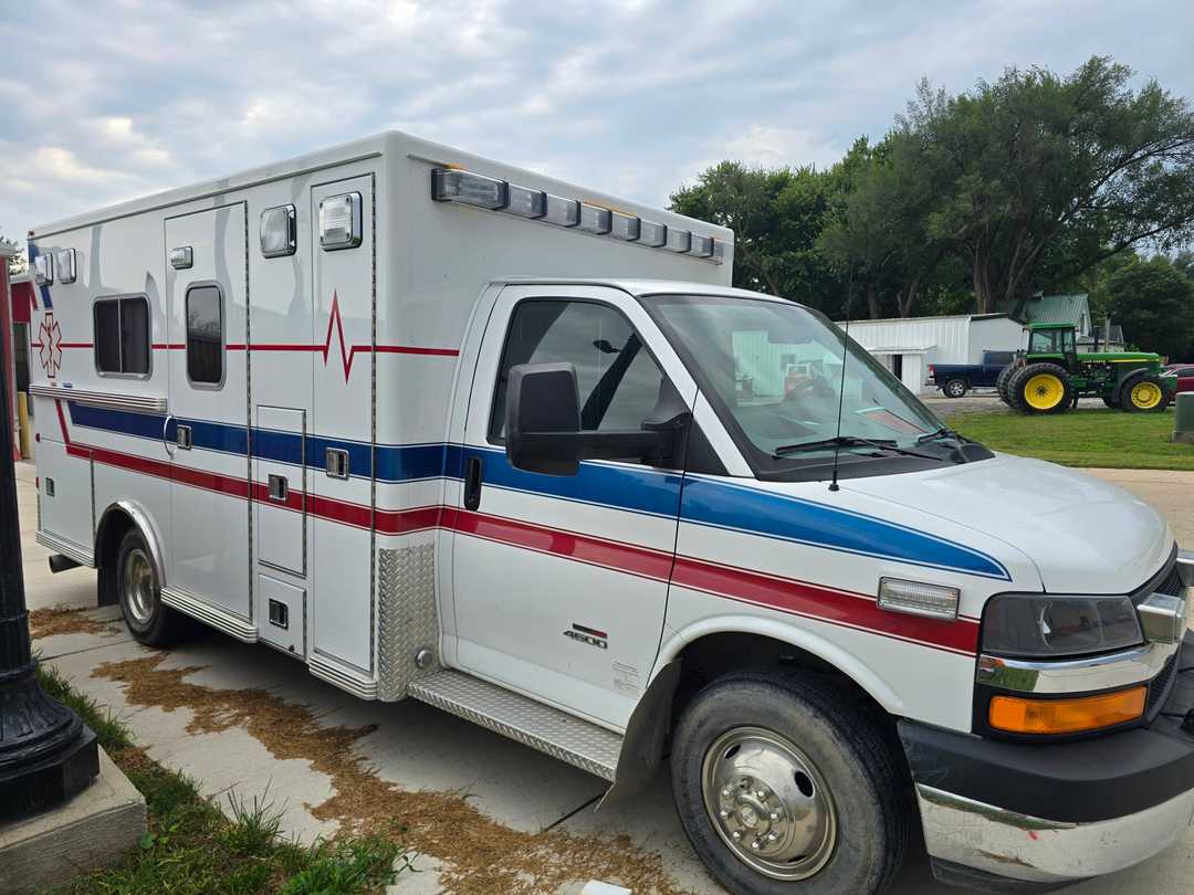 2008 LifeLine Chevrolet Type III Ambulance