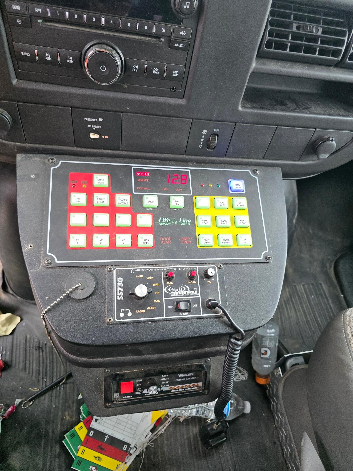 2008 LifeLine Chevrolet Type III Ambulance - image 7
