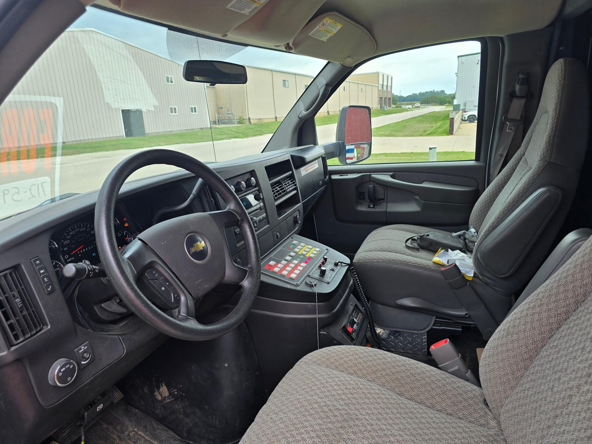 2008 LifeLine Chevrolet Type III Ambulance - image 6