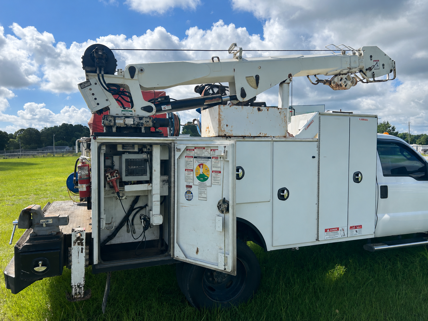 2012 Ford F-550 Service Truck - image 9
