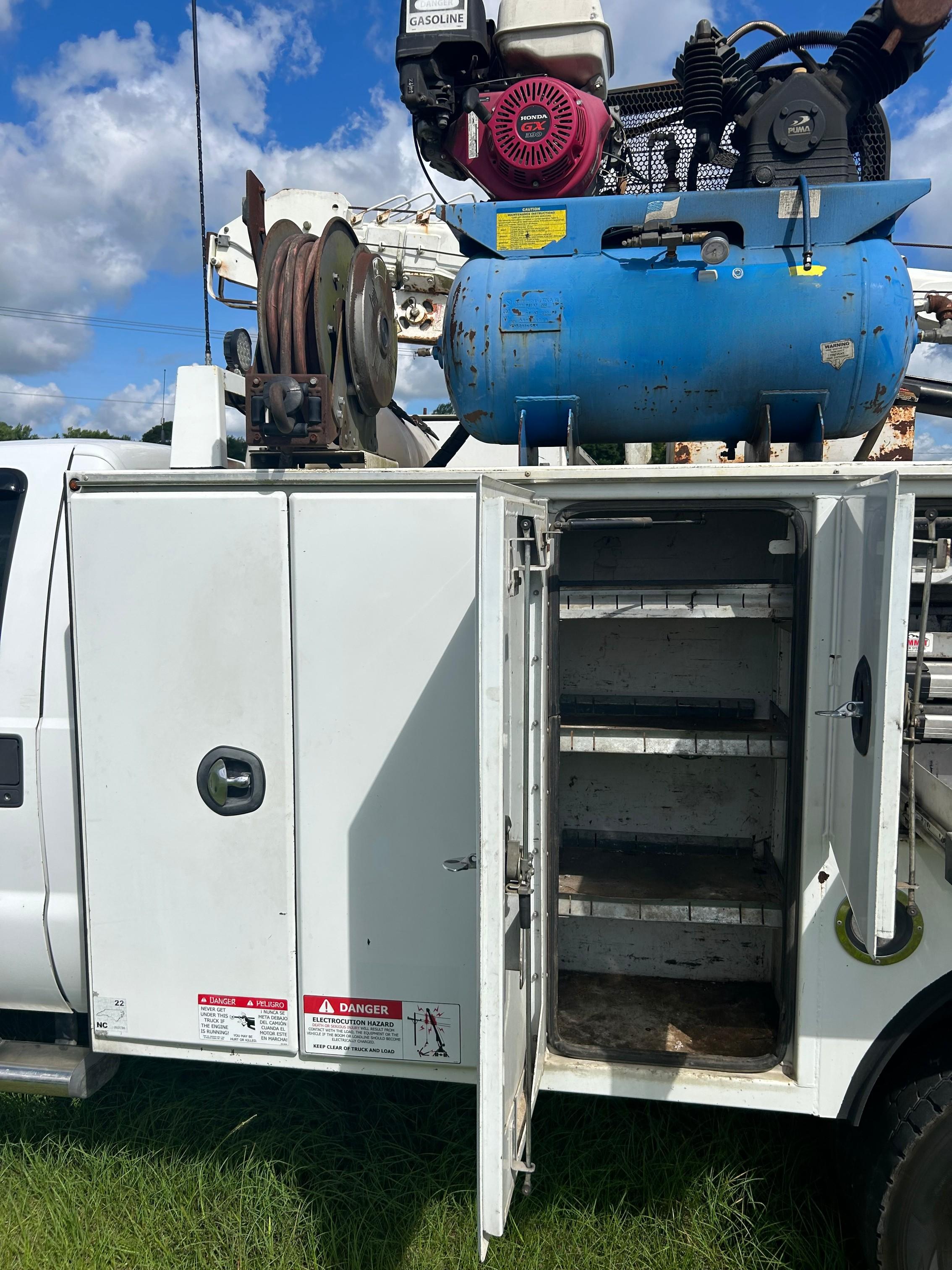2012 Ford F-550 Service Truck - image 13