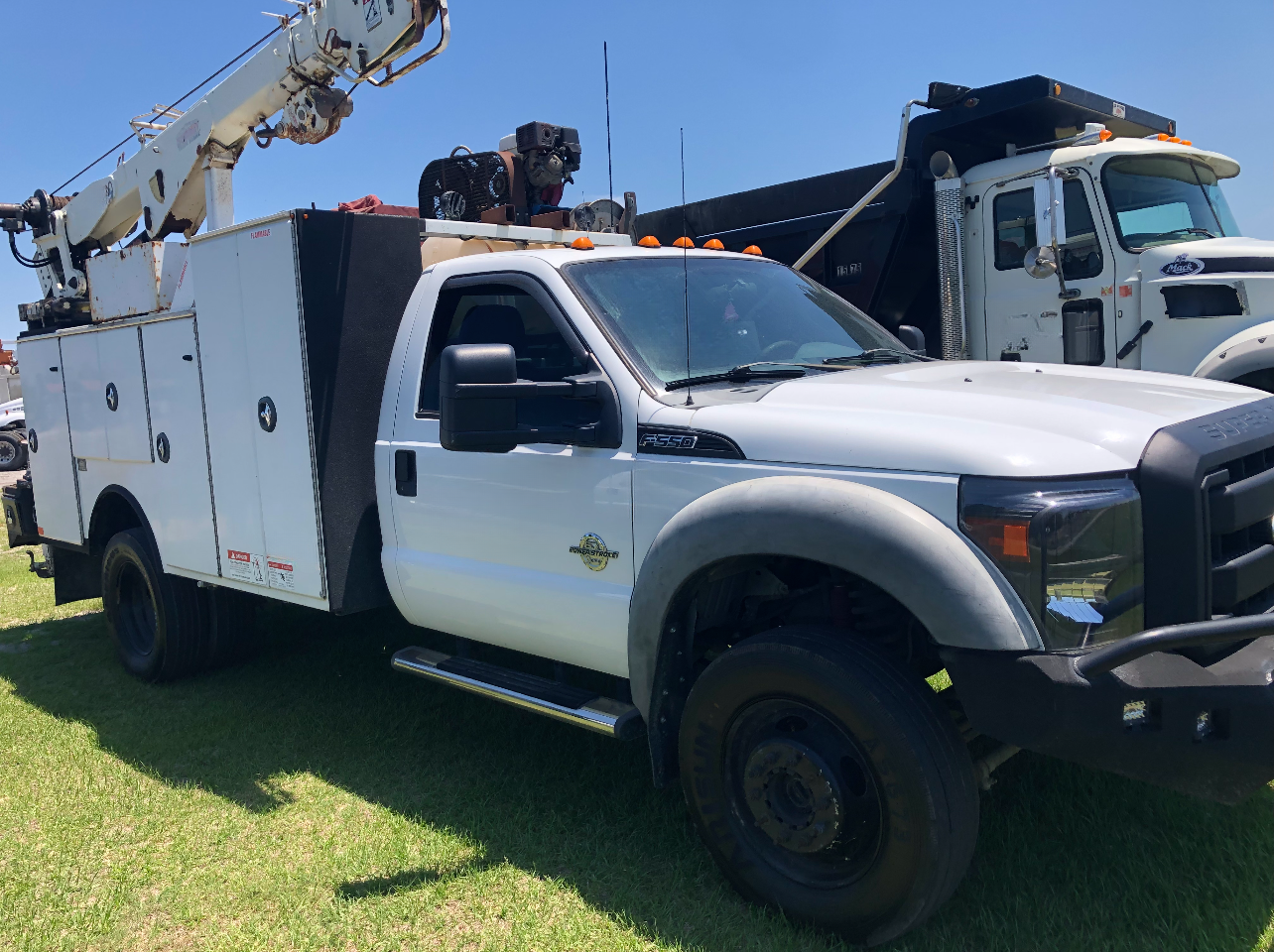 2012 Ford F-550 Service Truck - image 2