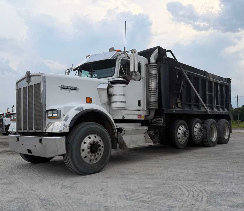 2006 Kenworth W900 Dump Truck — photo 2