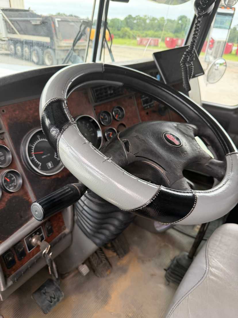 2006 Kenworth W900 Dump Truck — photo 6