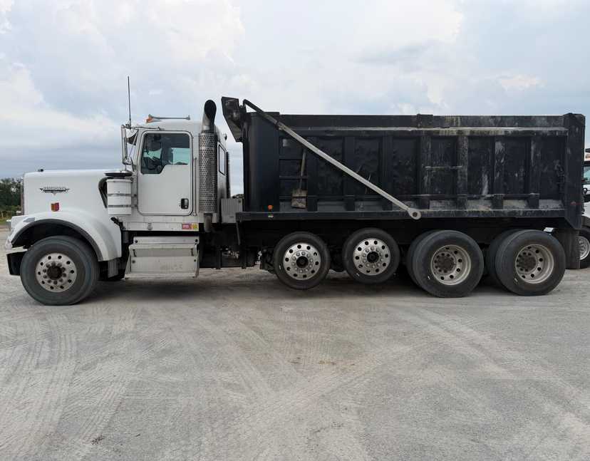 2006 Kenworth W900 Dump Truck — photo 4